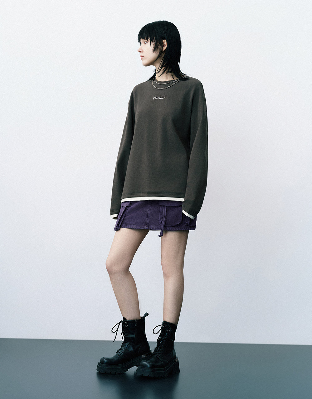 Letter Embossed Crew Neck Loose T-Shirt