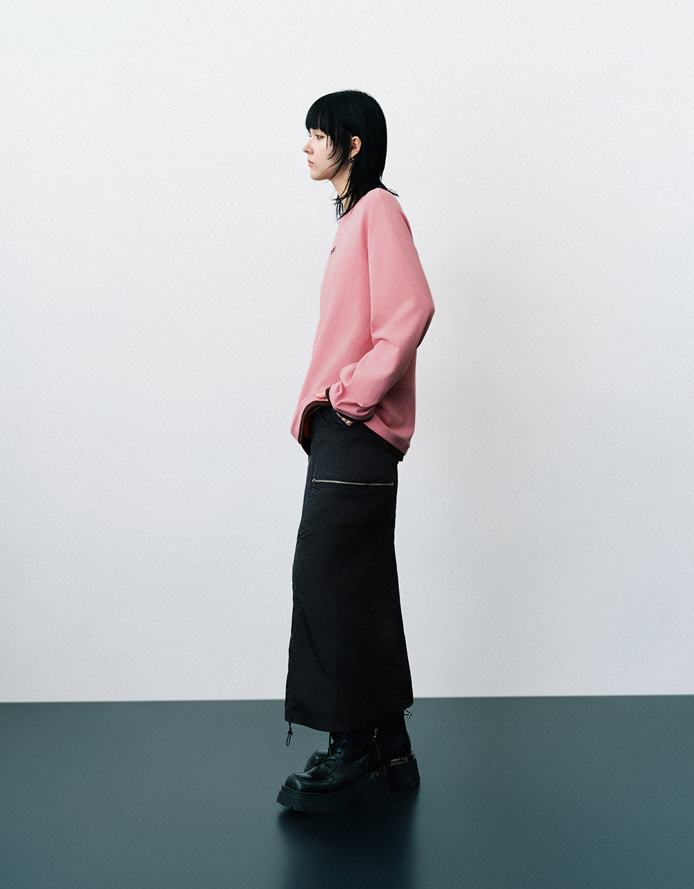 Letter Embossed Crew Neck Loose T-Shirt