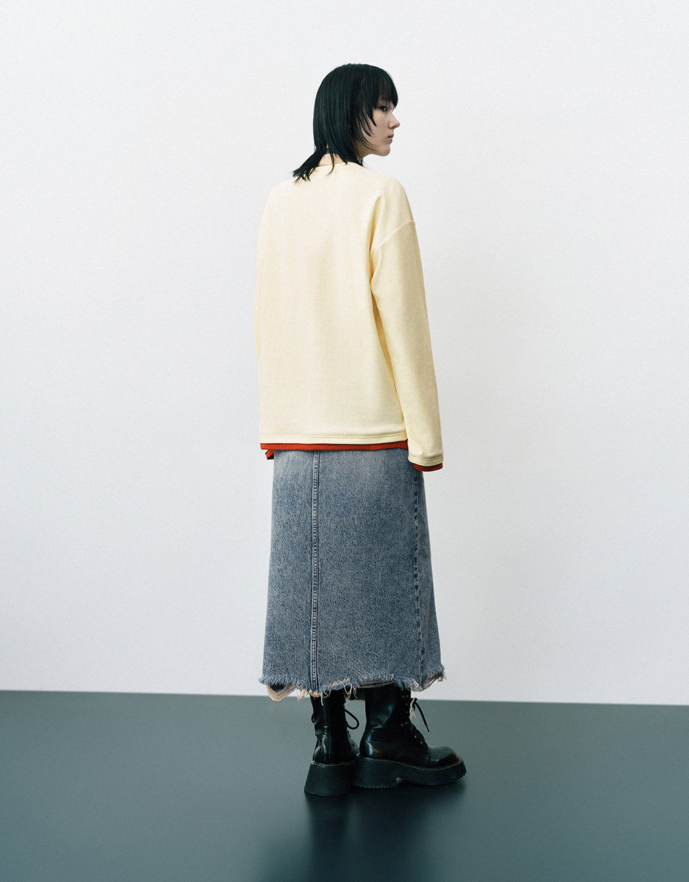 Letter Embossed Crew Neck Loose T-Shirt