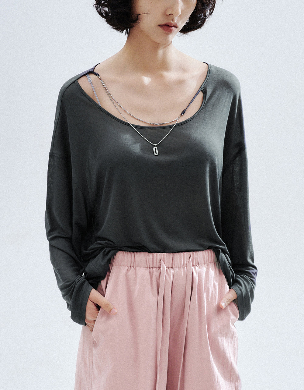 Crew Neck Loose T-Shirt With Necklace