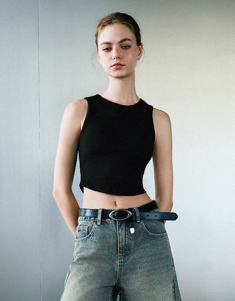 Cropped Crew Neck Knitted Tank Top