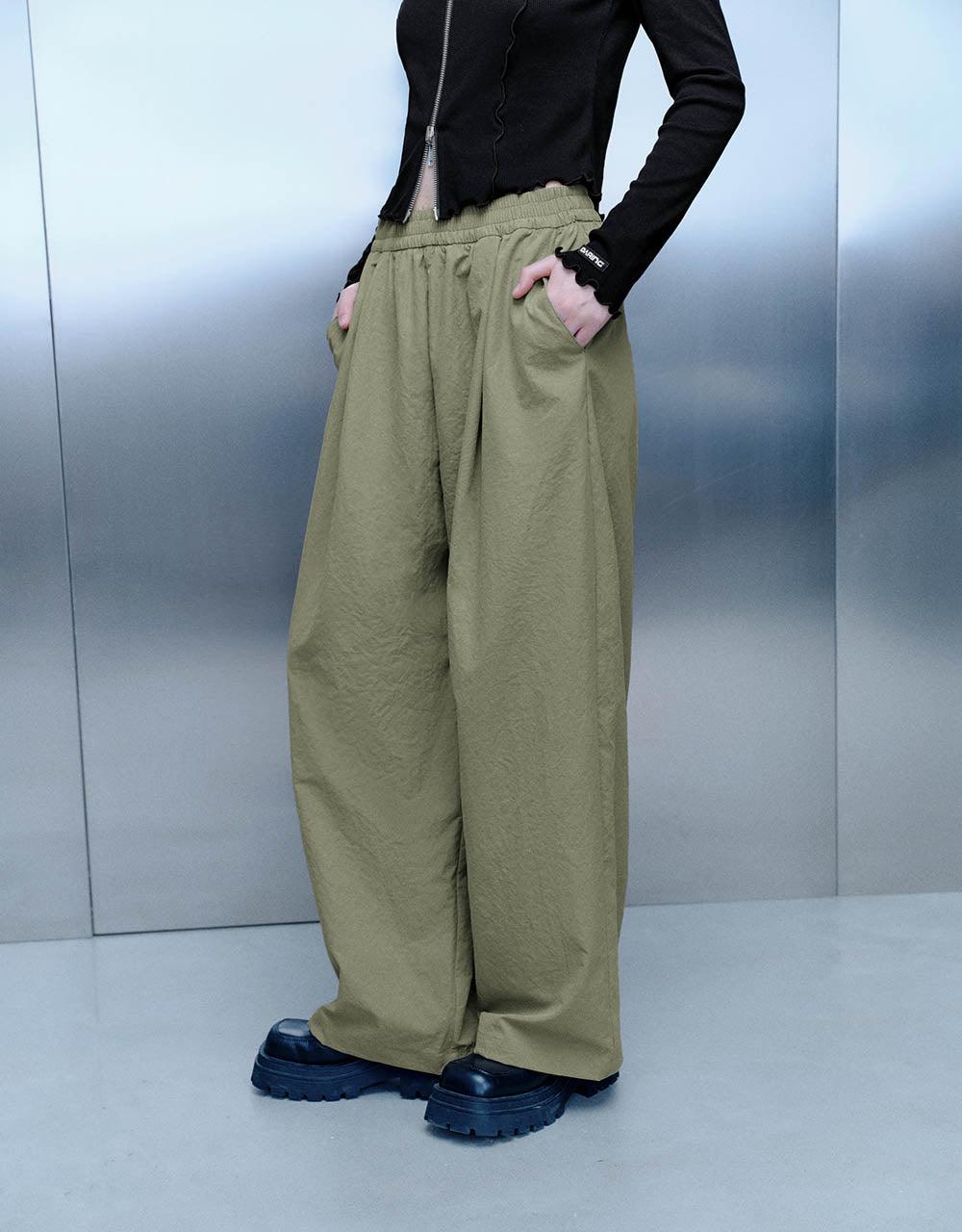 Elastic Waist Carrot Fit Pants