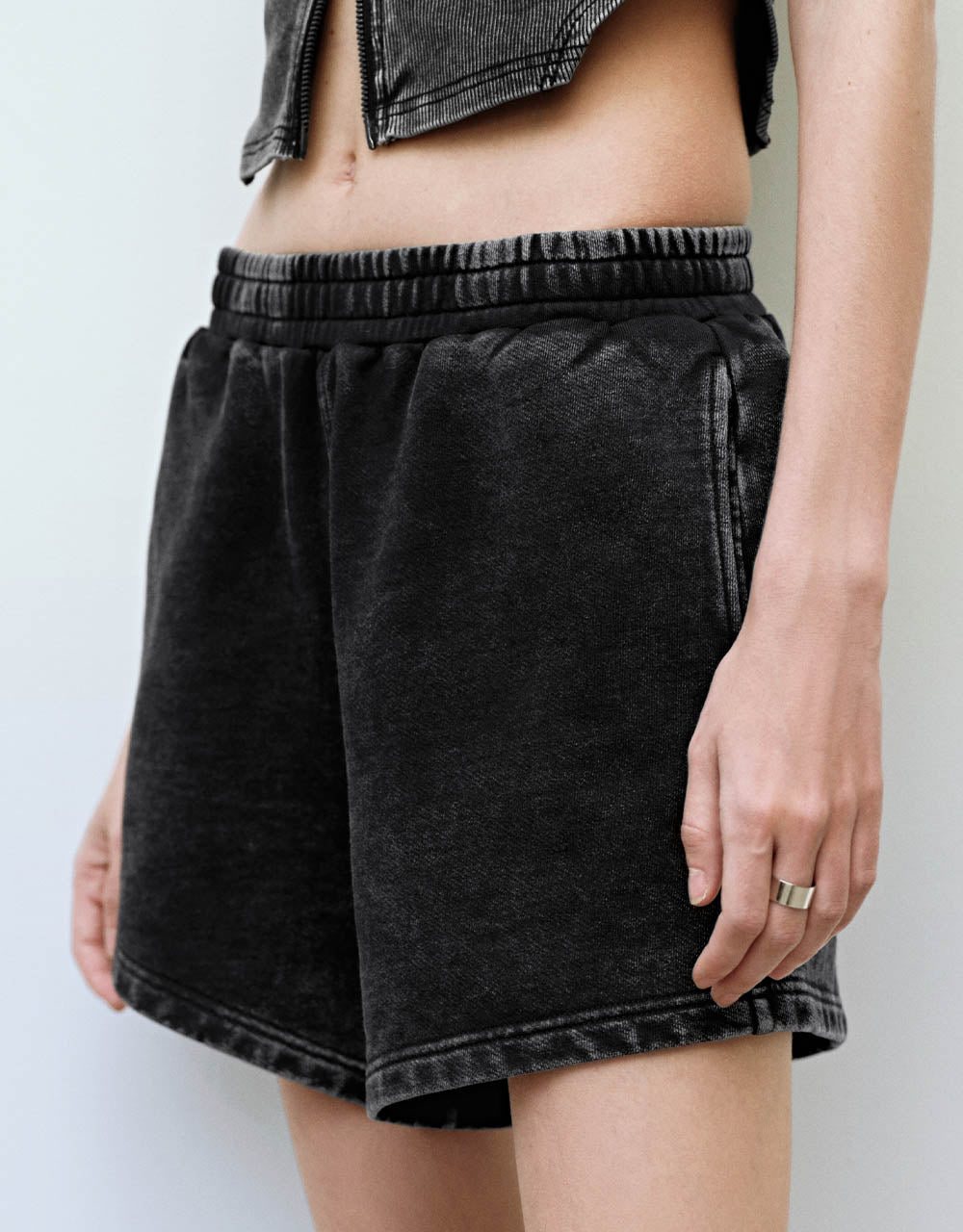 Elastic Waist Loose Shorts