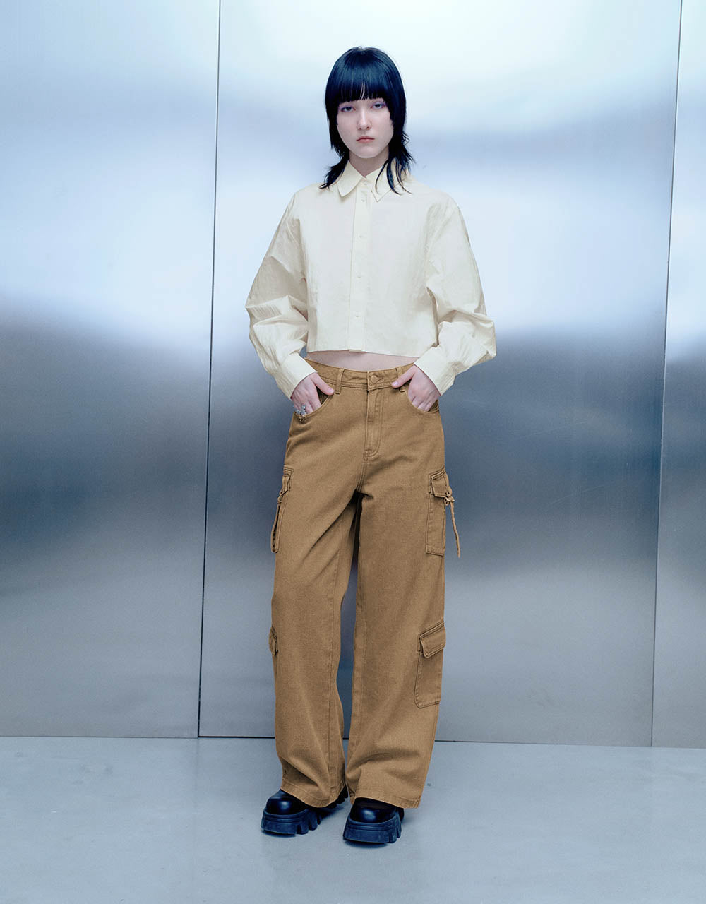 Multi-Pocket Wide-Leg Jeans