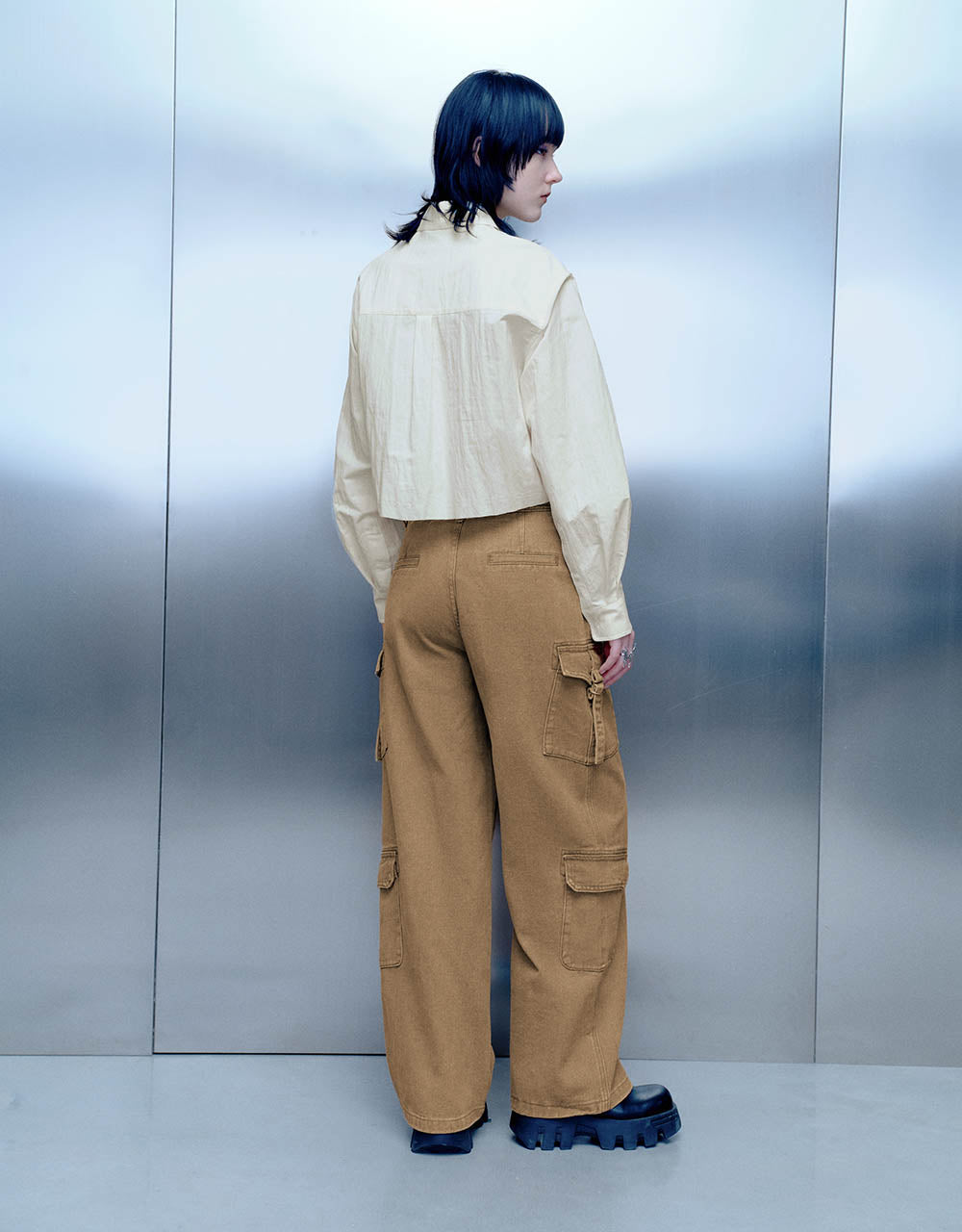 Multi-Pocket Wide-Leg Jeans