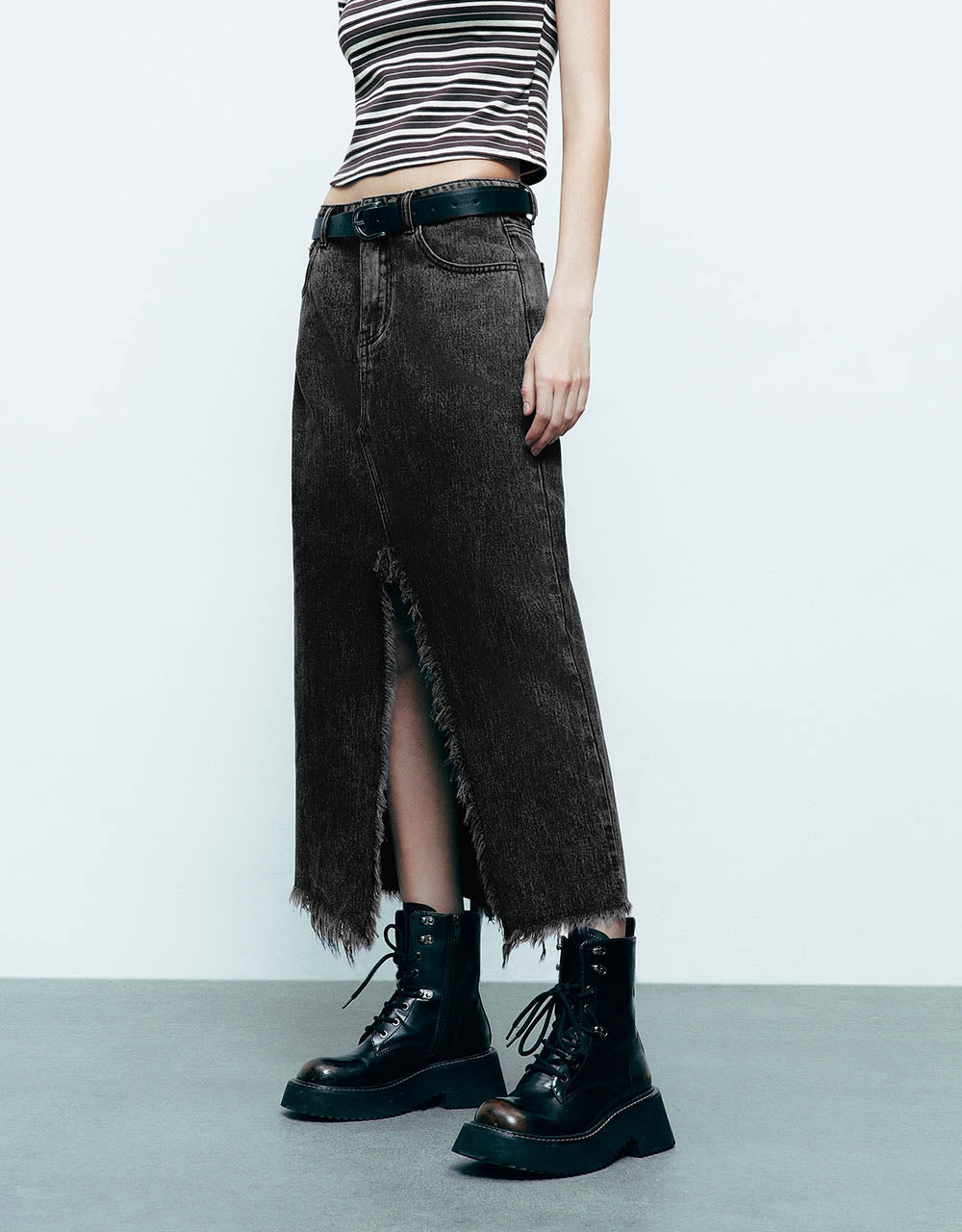 Split Raw Hem Straight Denim Skirt