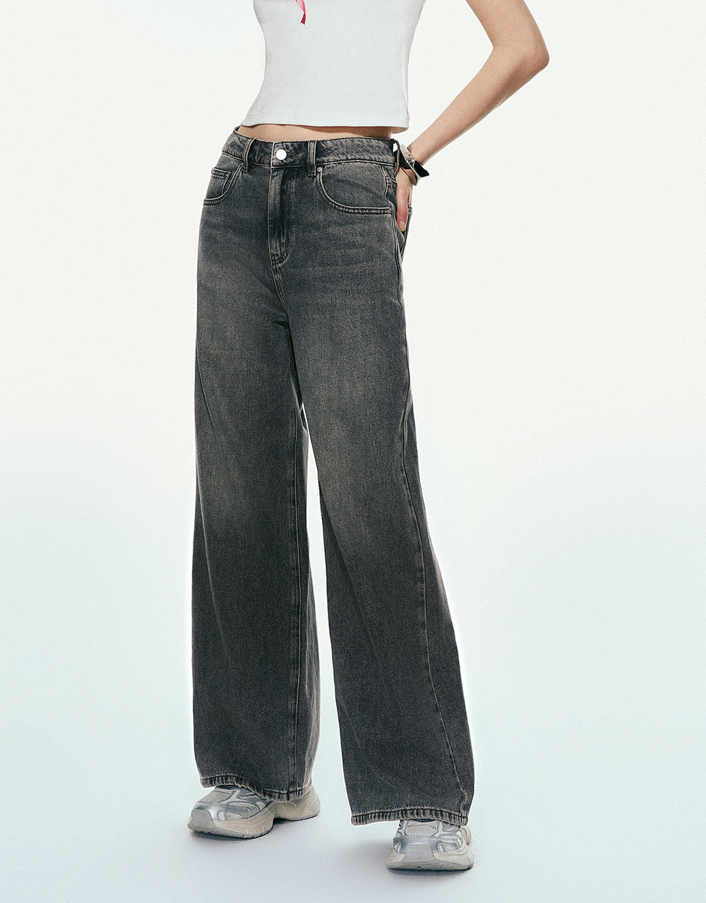 Wide-Leg Jeans