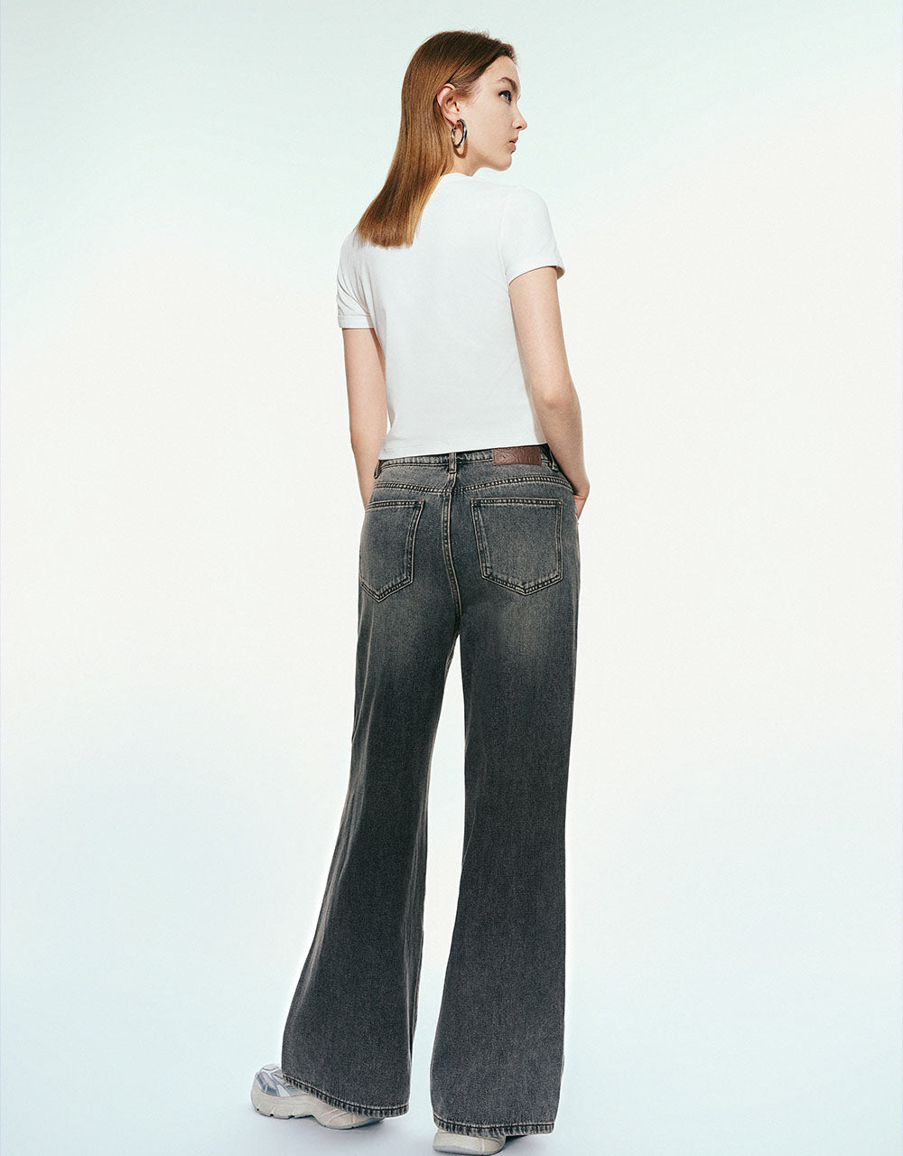 Wide-Leg Jeans