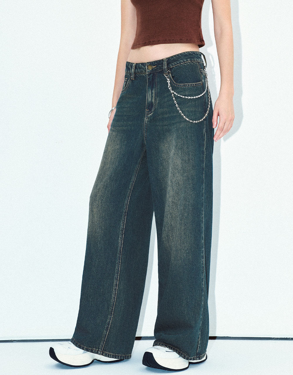 Straight Jeans With Chain