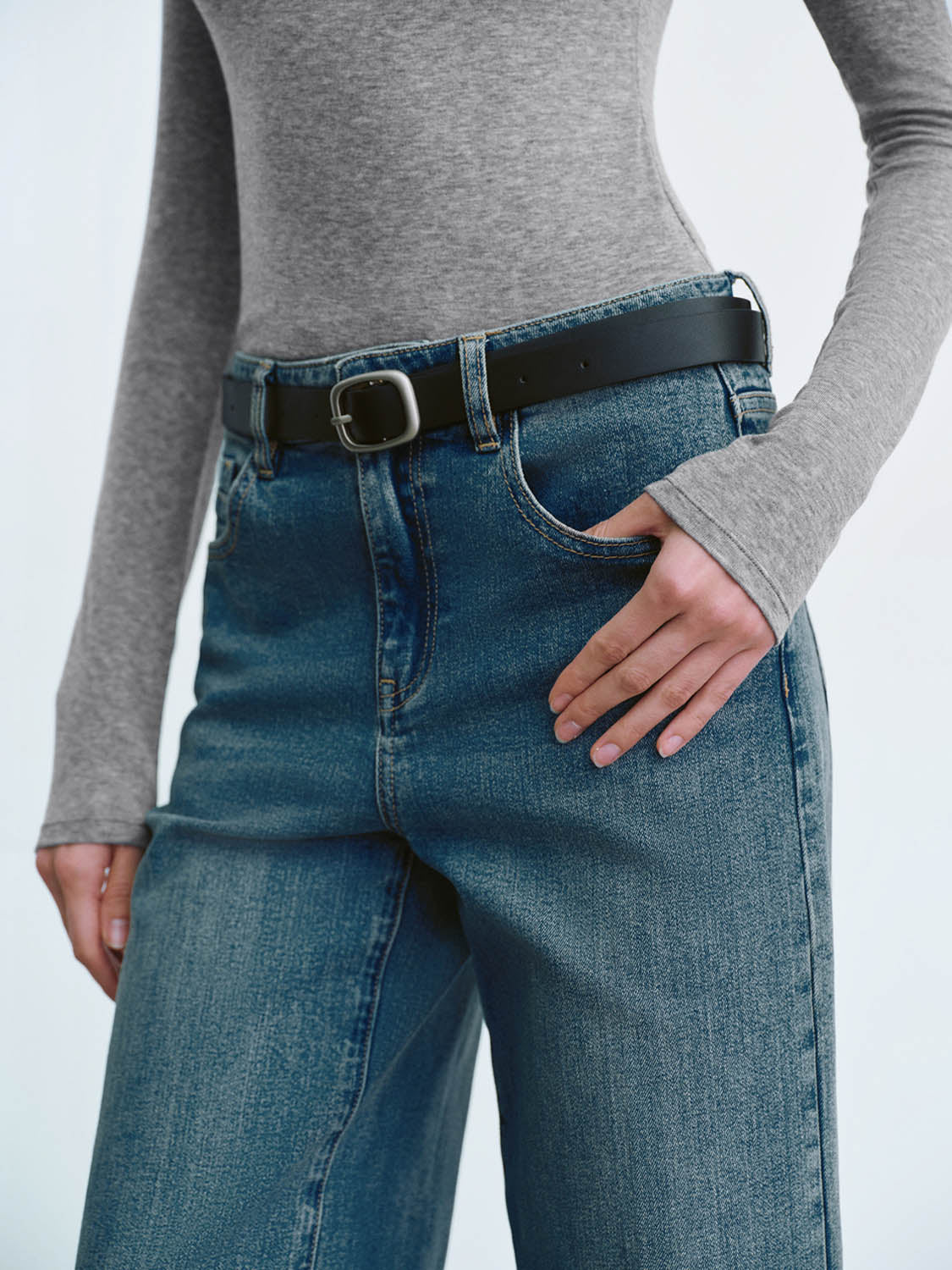 Straight Jeans With Belt