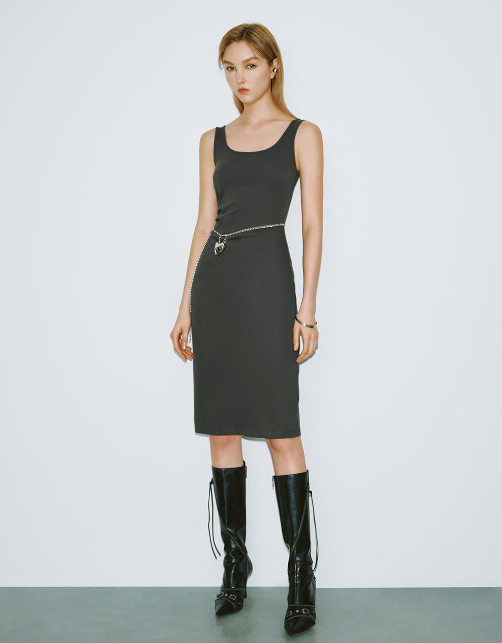 Sleeveless U Neck Skinny Dress With Chain