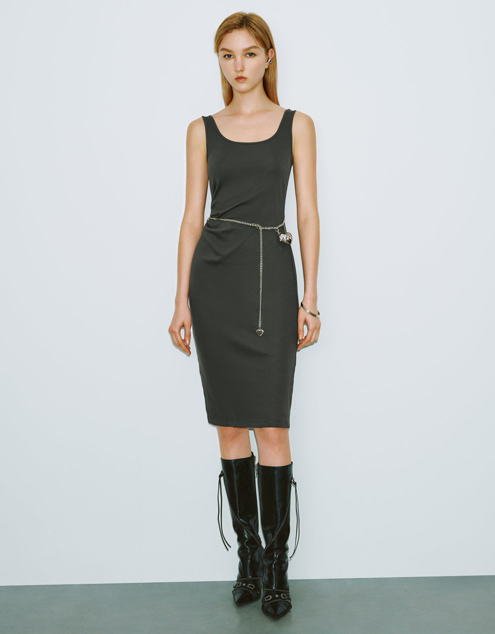 Sleeveless U Neck Skinny Dress With Chain