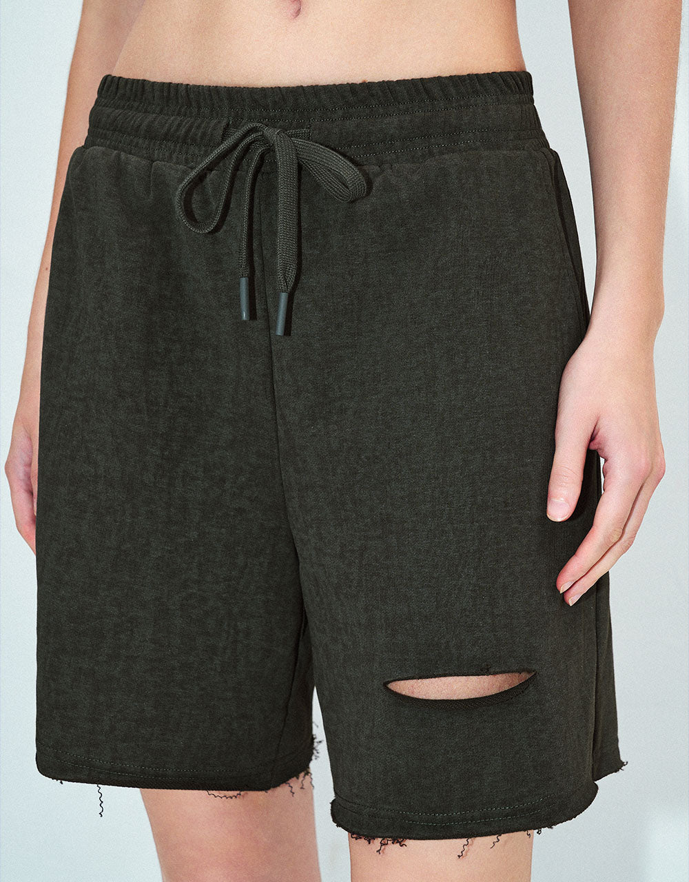 Drawstring Waist Raw Hem Loose Shorts