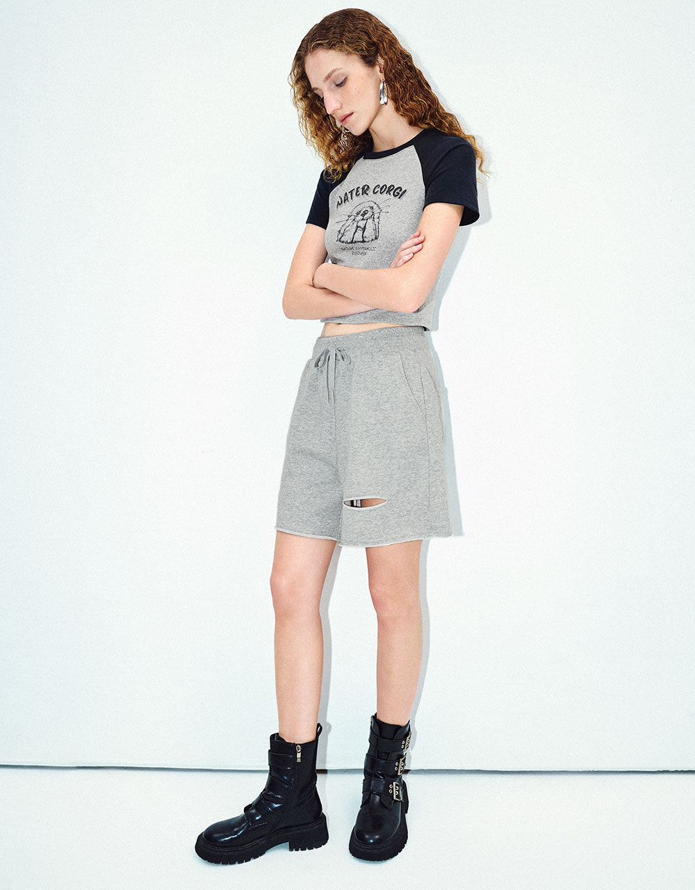 Drawstring Waist Raw Hem Loose Shorts