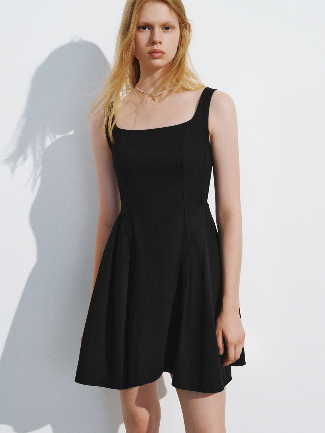 Sleeveless Square-cut Collar Skater Dress