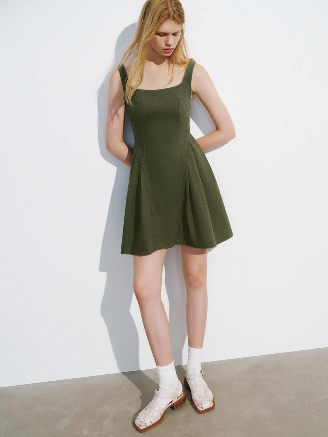 Sleeveless Square-cut Collar Skater Dress