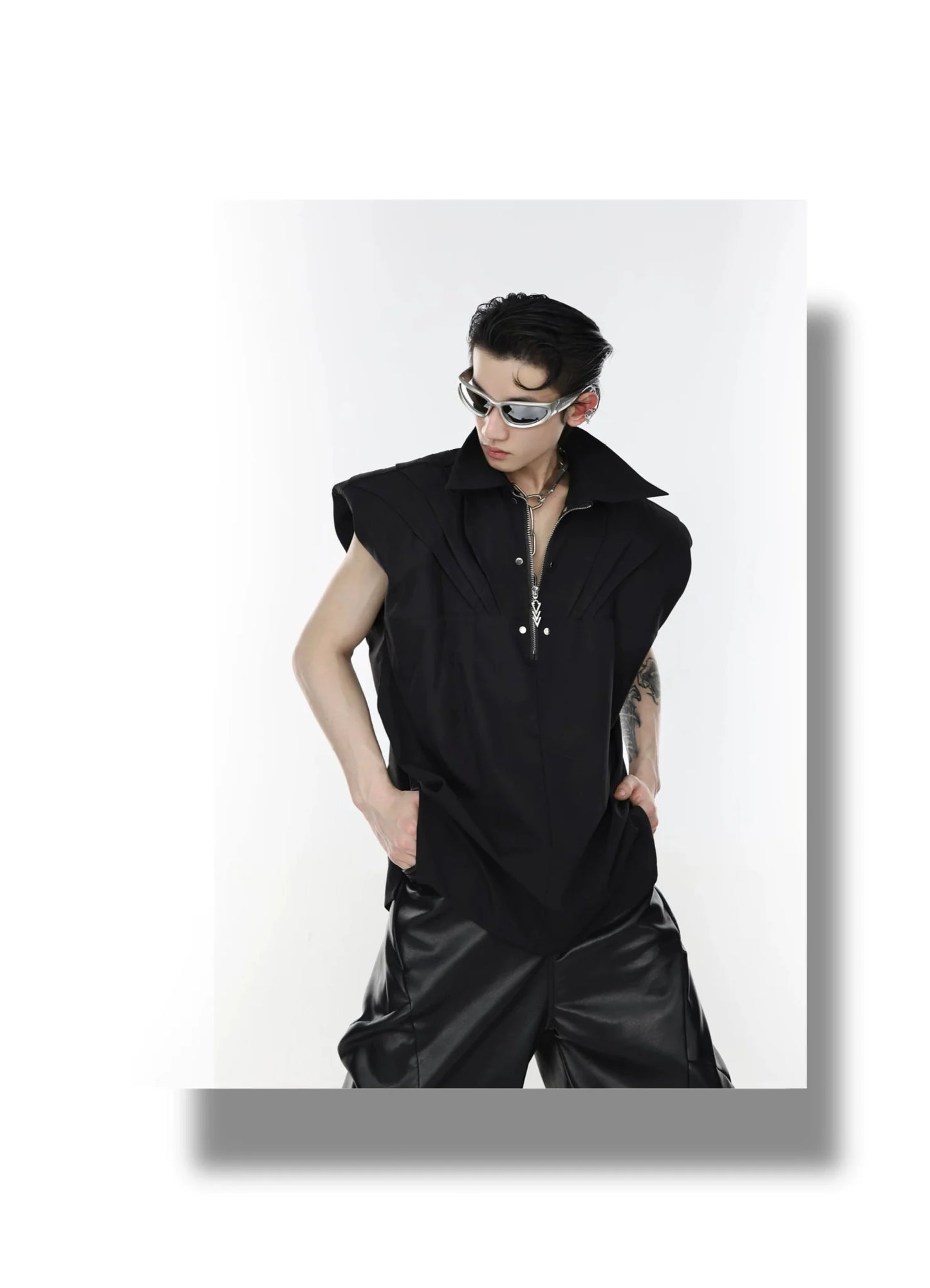 Avant-Garde Shoulder Pad Loose Tank Top with Metallic Zipper & Pleated