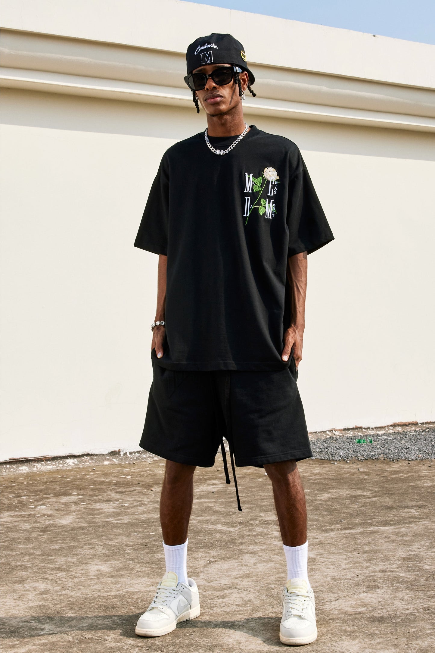 MEDM 자수 로즈 티셔츠 