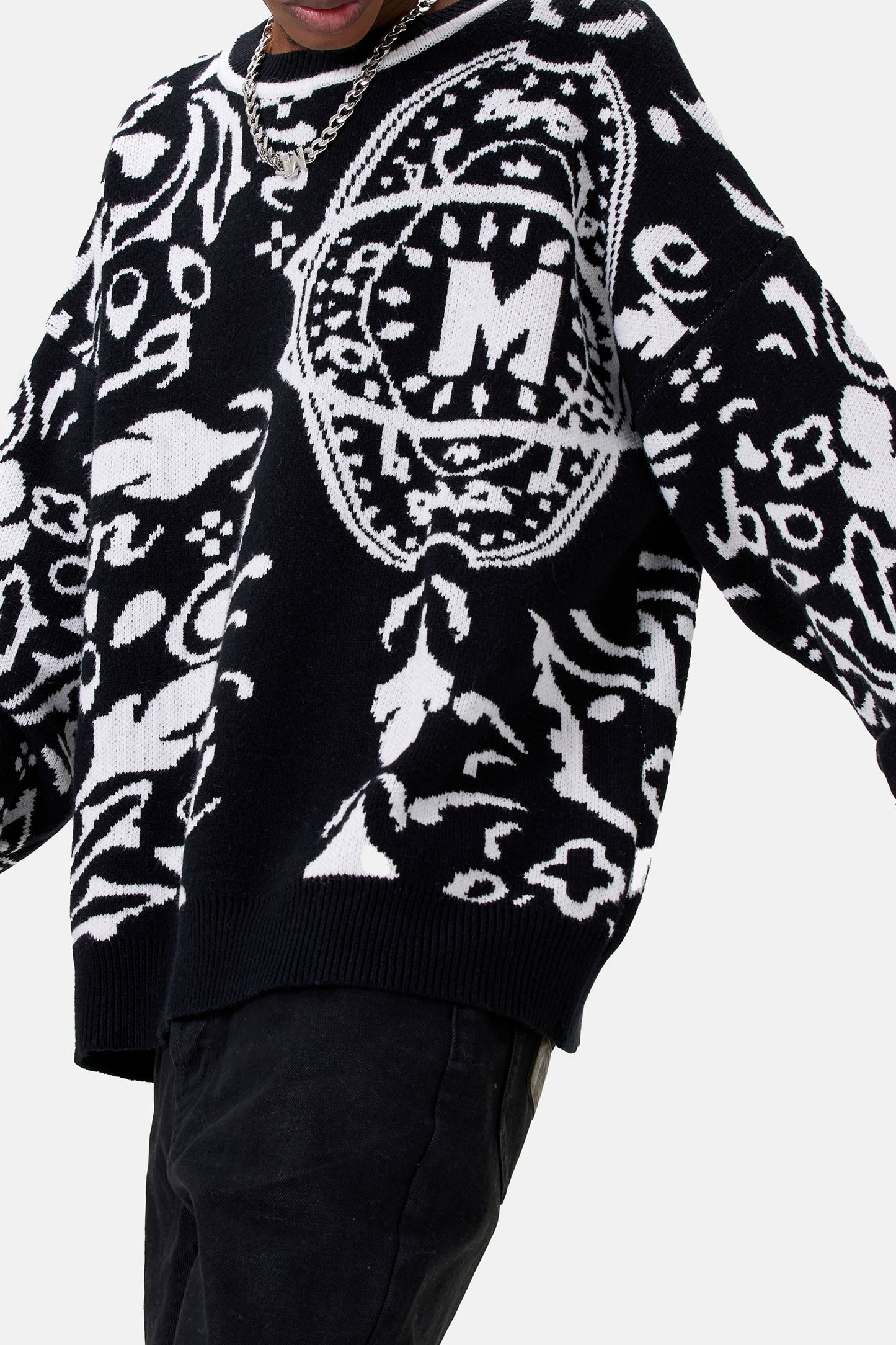 MEDM 캐슈 플라워 스웨터