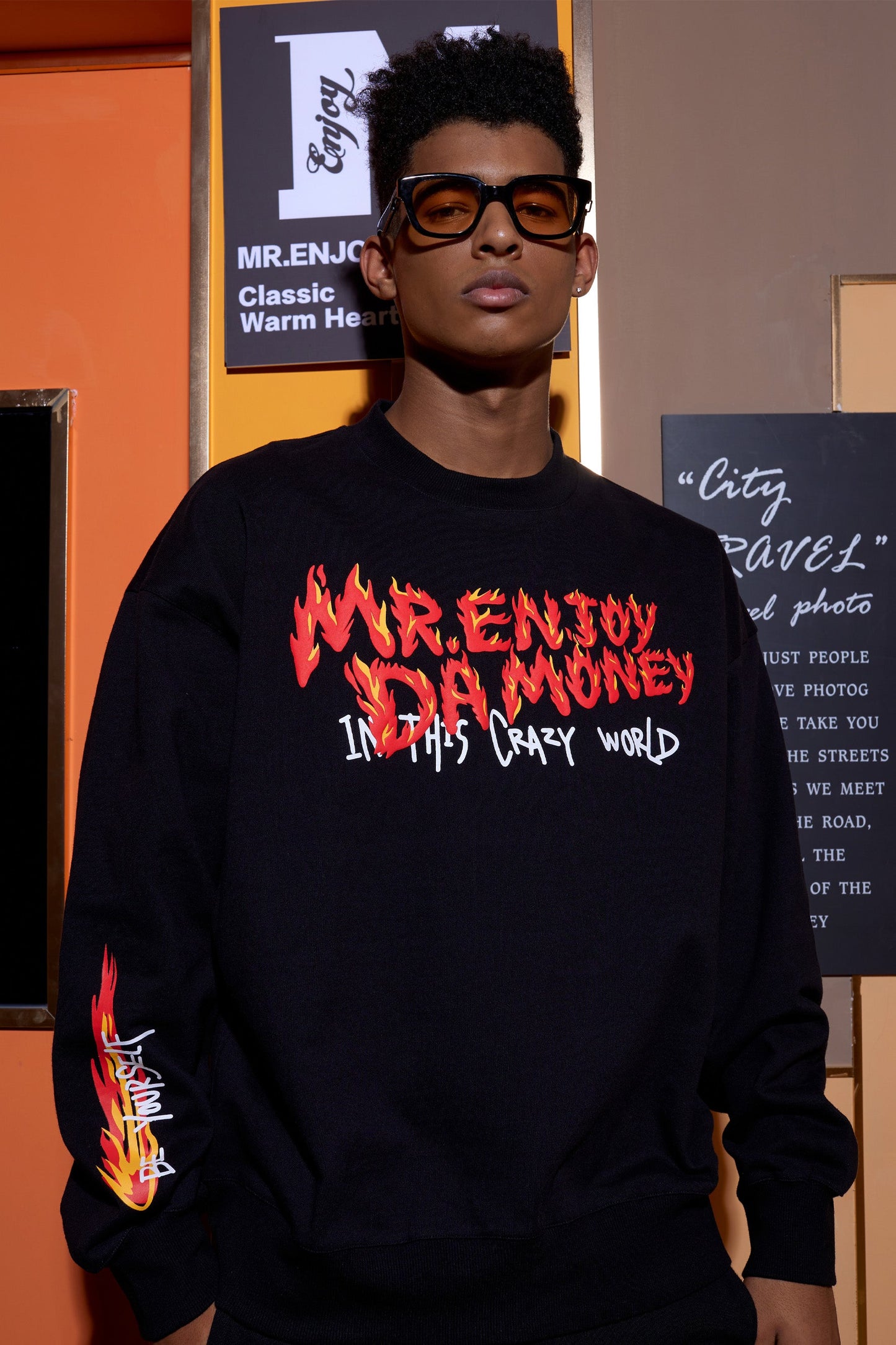 MEDM 크레이지 월드 스웨터