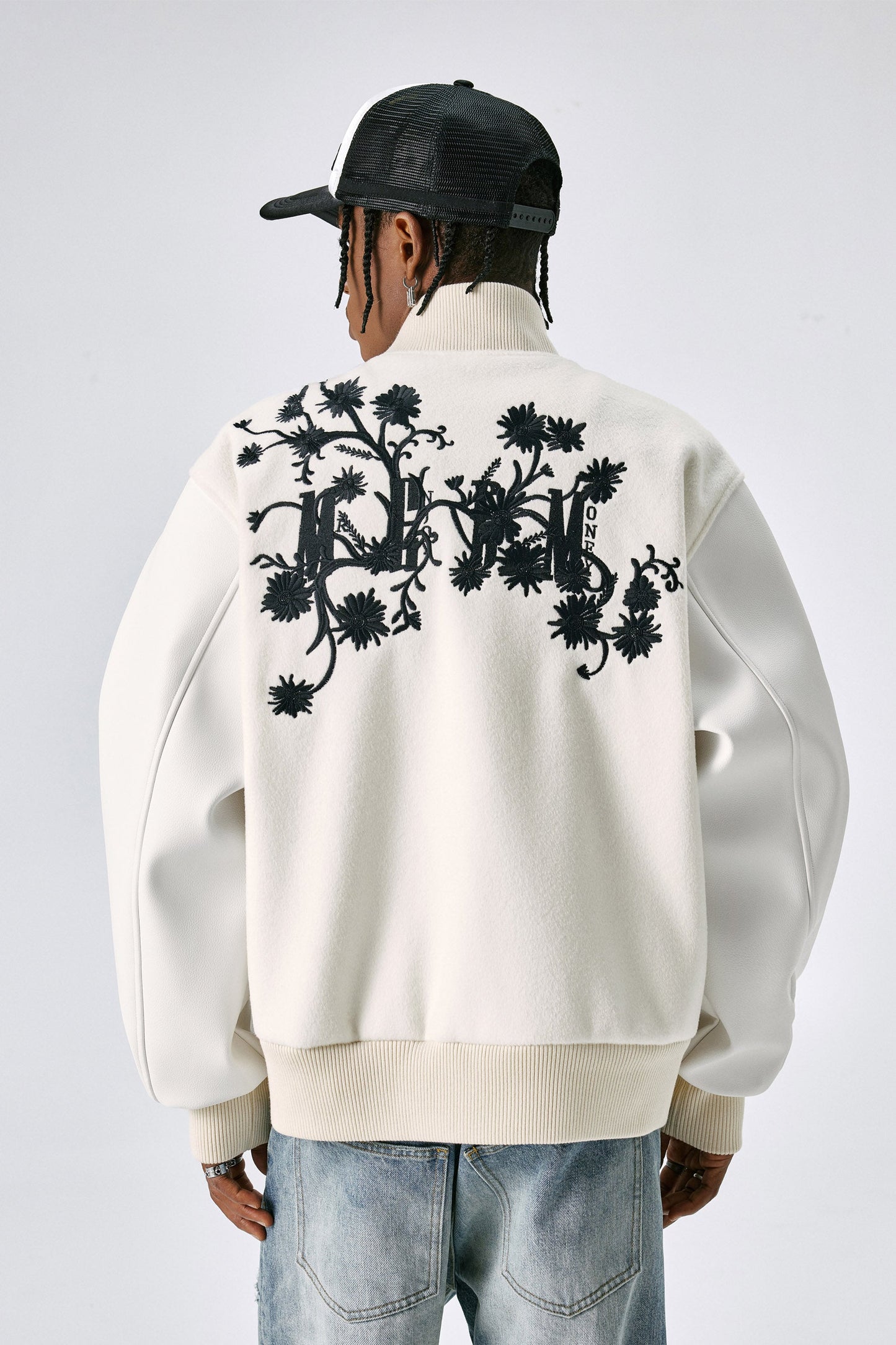 MEDM 자수 데이지 바시티 재킷