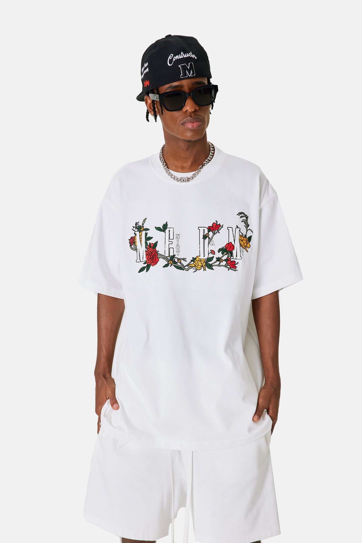 MEDM 자수 플라워 티셔츠 