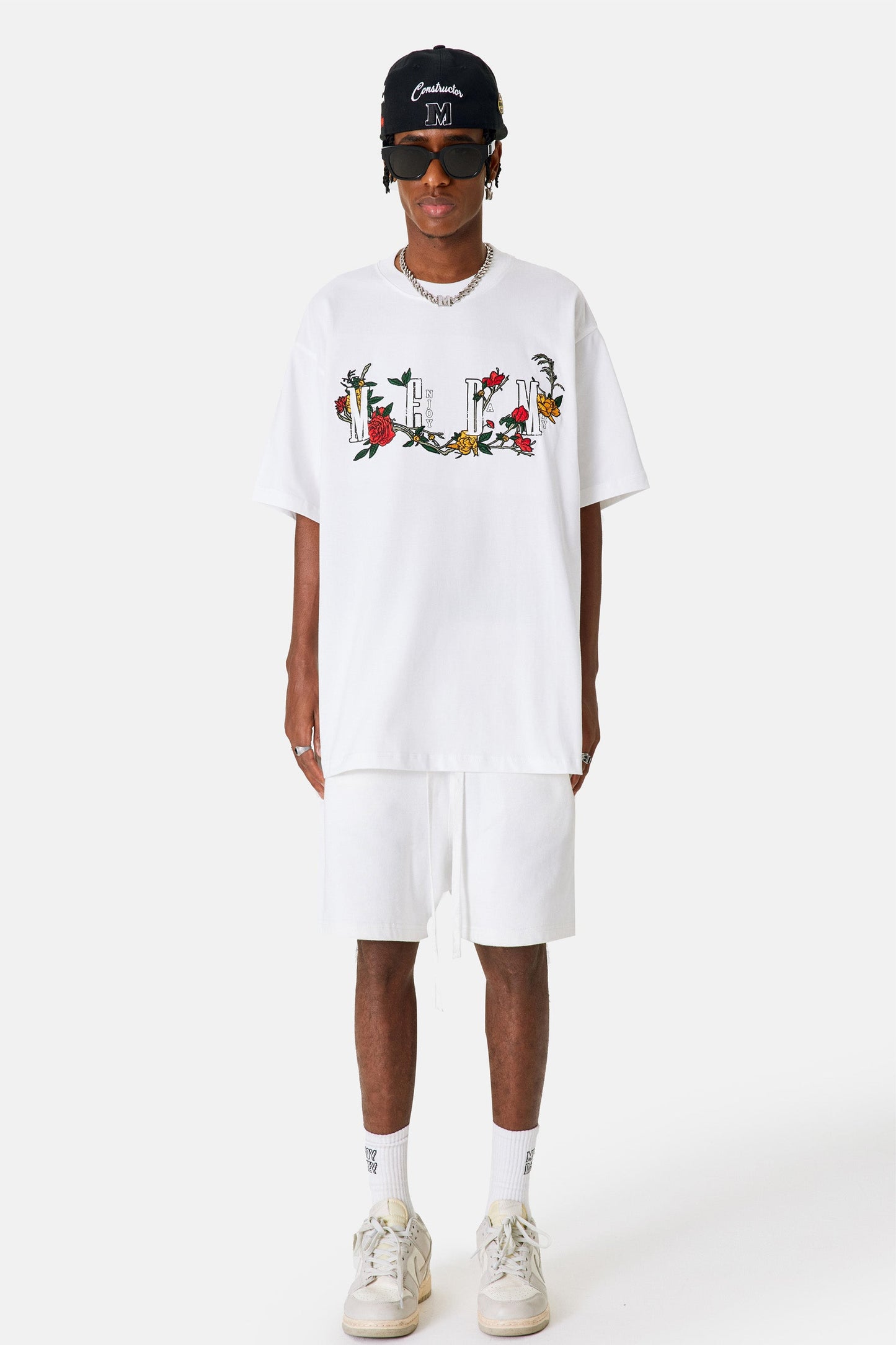 MEDM 자수 플라워 티셔츠 