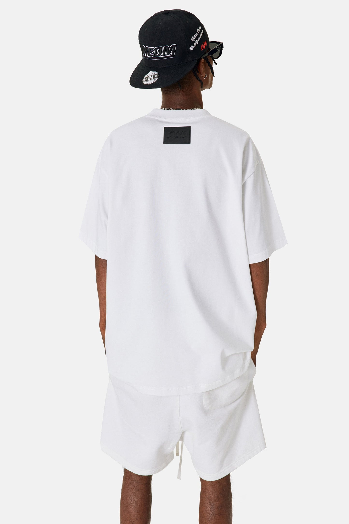 MEDM 자수 플라워 티셔츠 