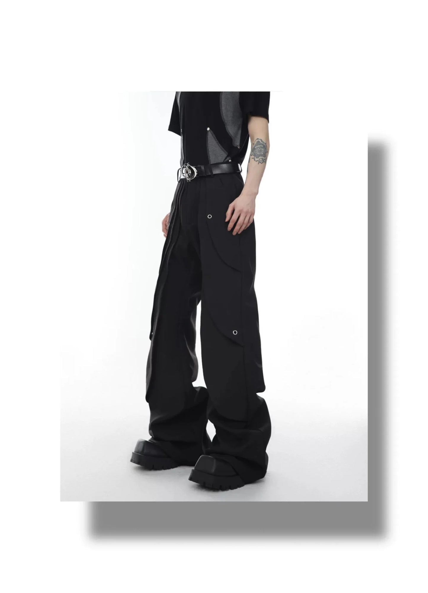 High-Waisted Flared Suit Pants with Pleated and Metal Accents