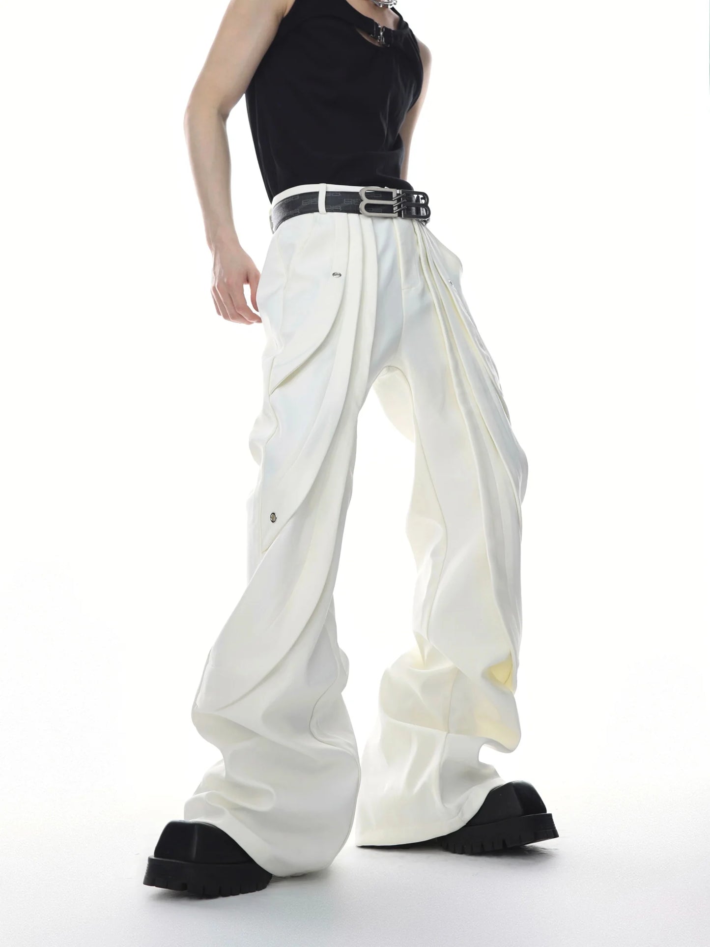 High-Waisted Flared Suit Pants with Pleated and Metal Accents