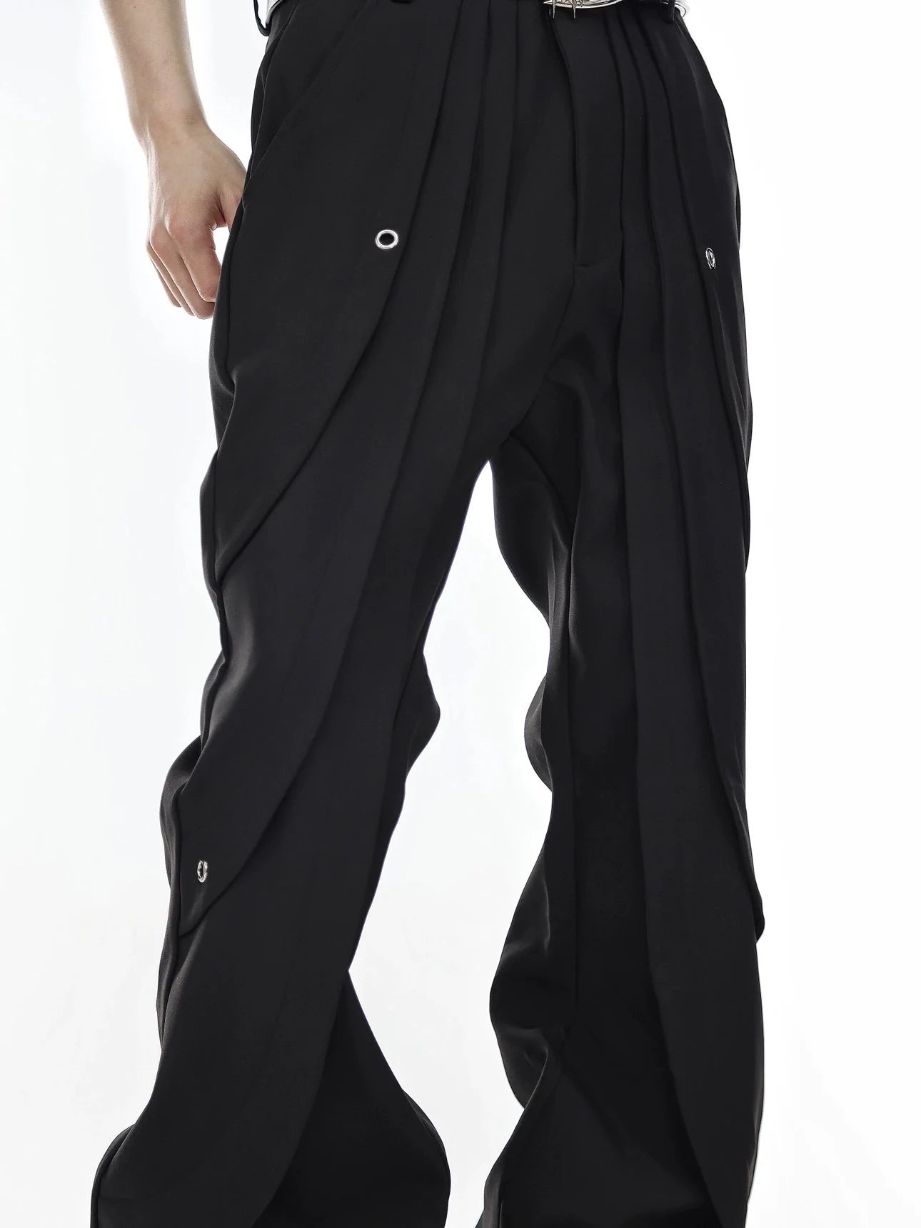 High-Waisted Flared Suit Pants with Pleated and Metal Accents