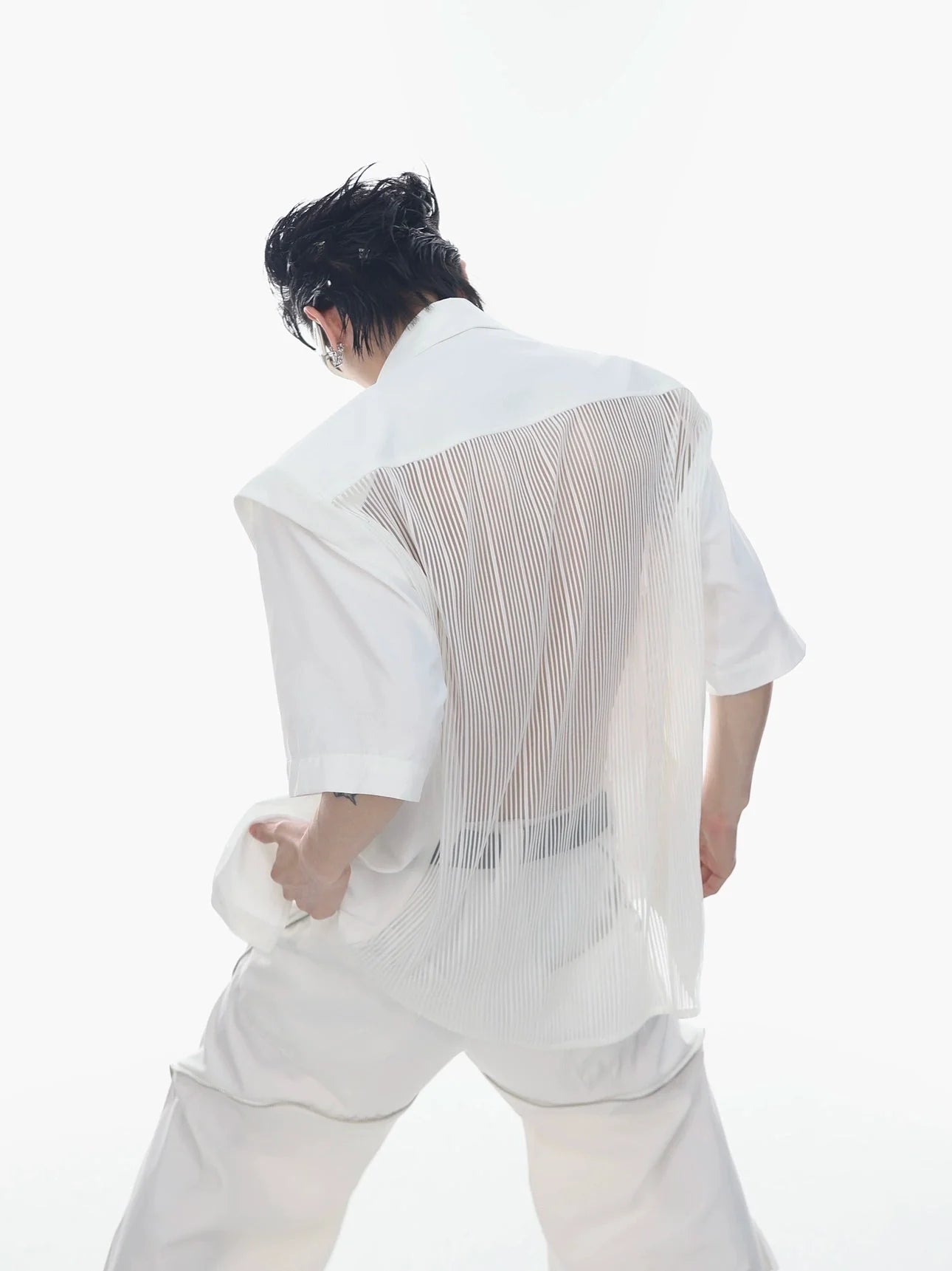 Innovative Asymmetrical Mesh Double-Layer Shirt with Metal Airplane Clasp