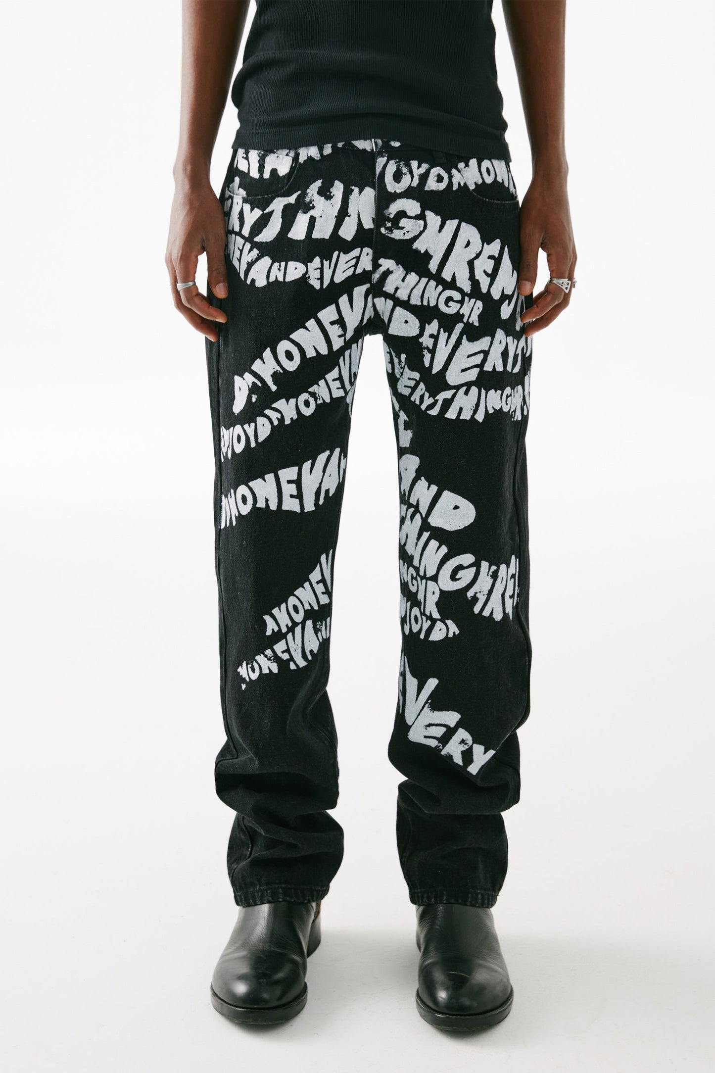 MEDM ロゴパターン ジーンズ