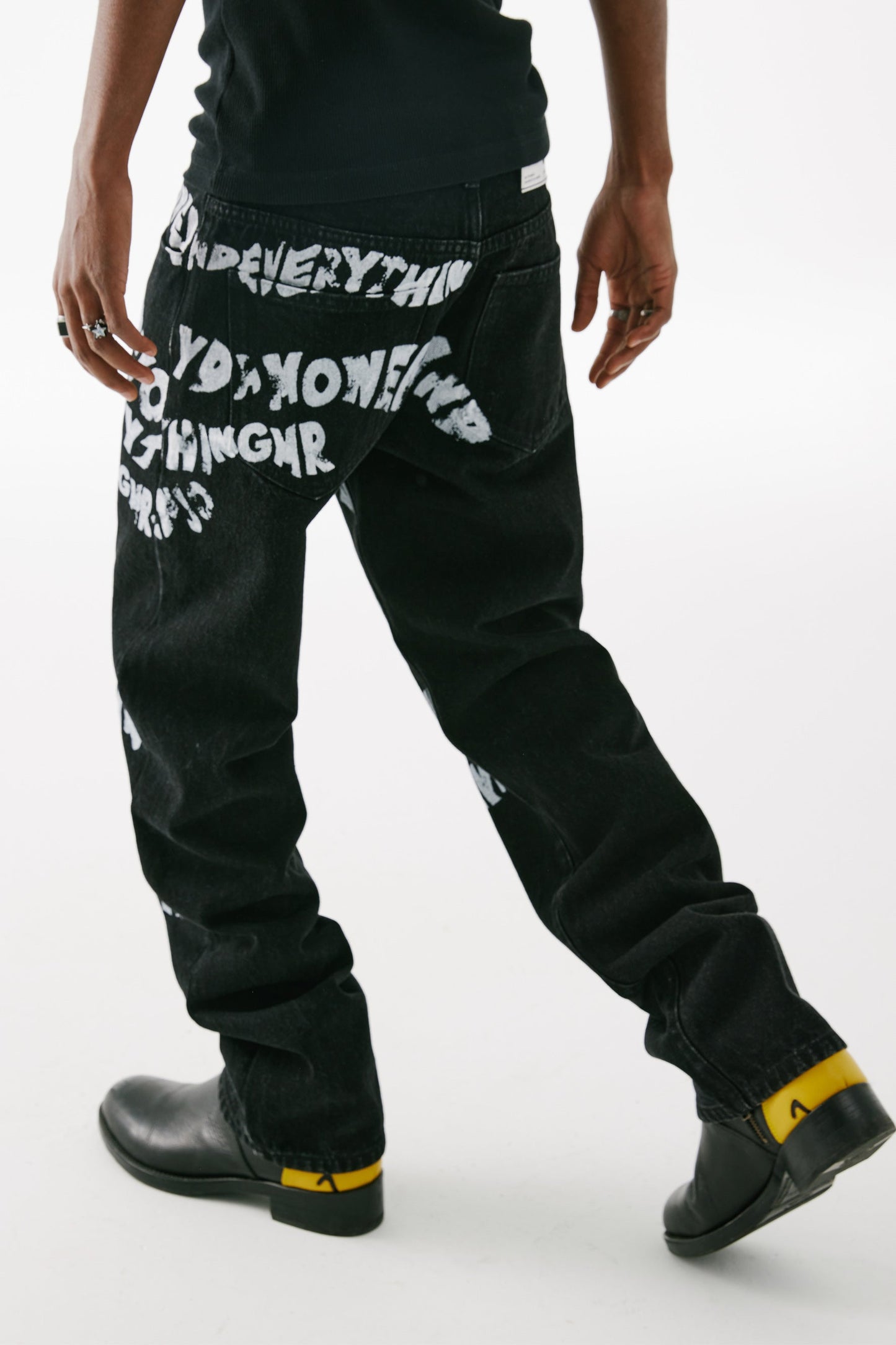 MEDM ロゴパターン ジーンズ