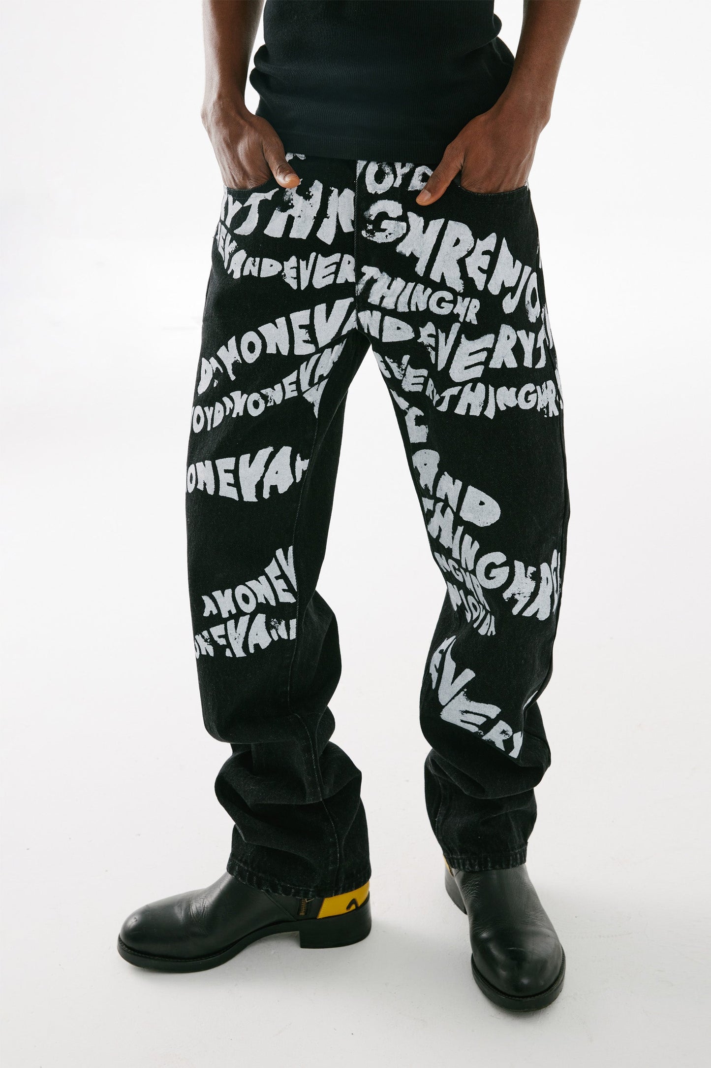 MEDM ロゴパターン ジーンズ