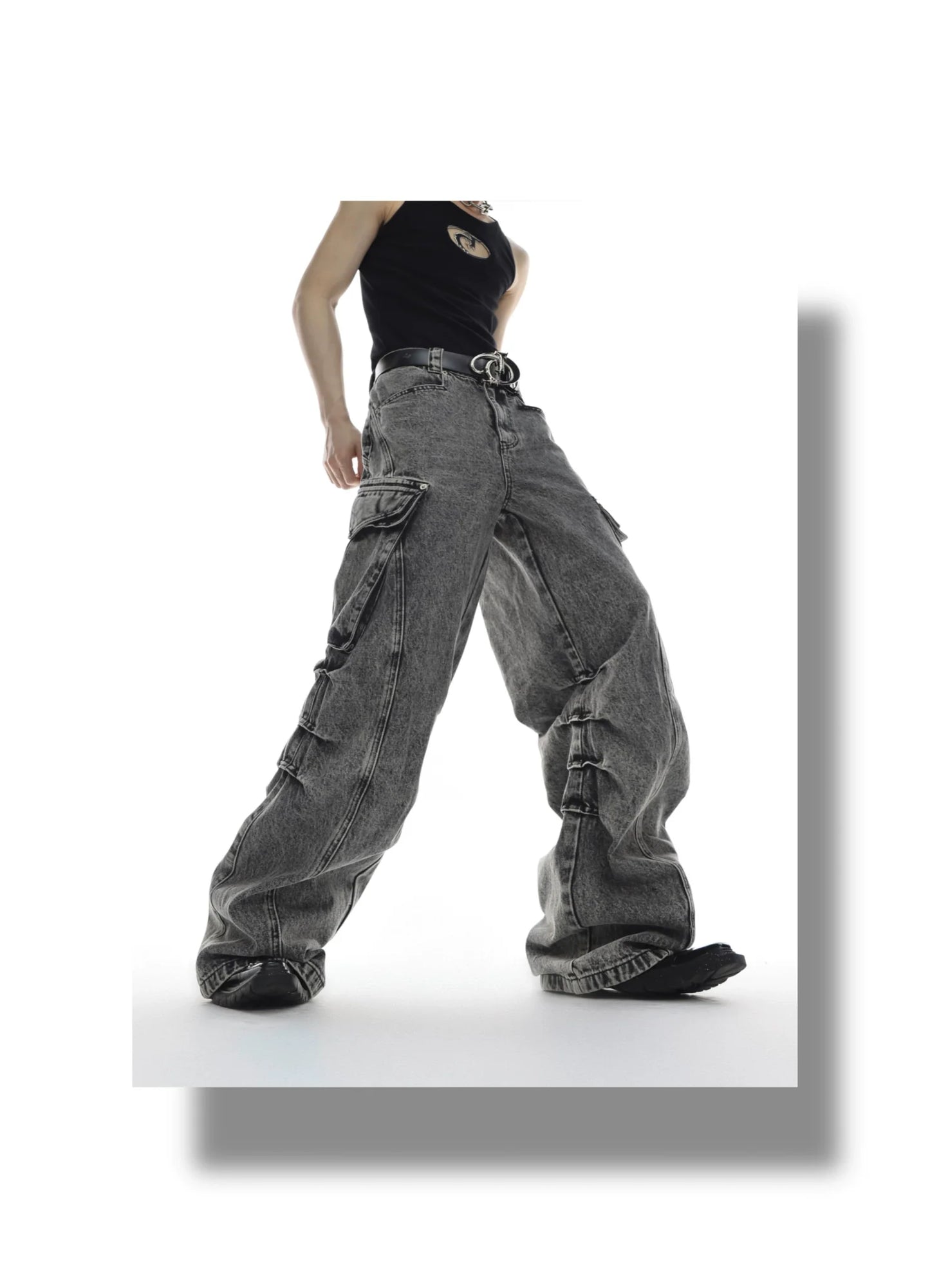 Men's Distressed Washed  Wide-LegJ eans with Oversized Pockets