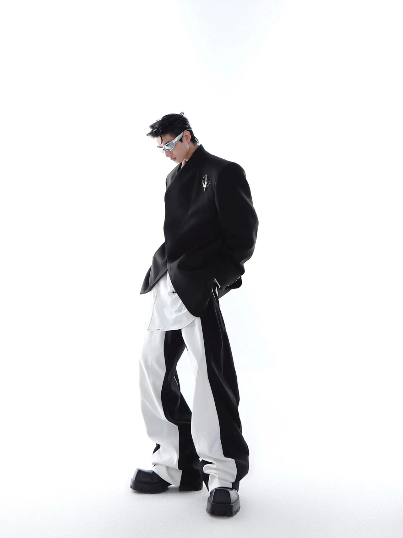 Metallic Detail Collarless Shoulder-Padded Blazer | Loose-Fit Jacket