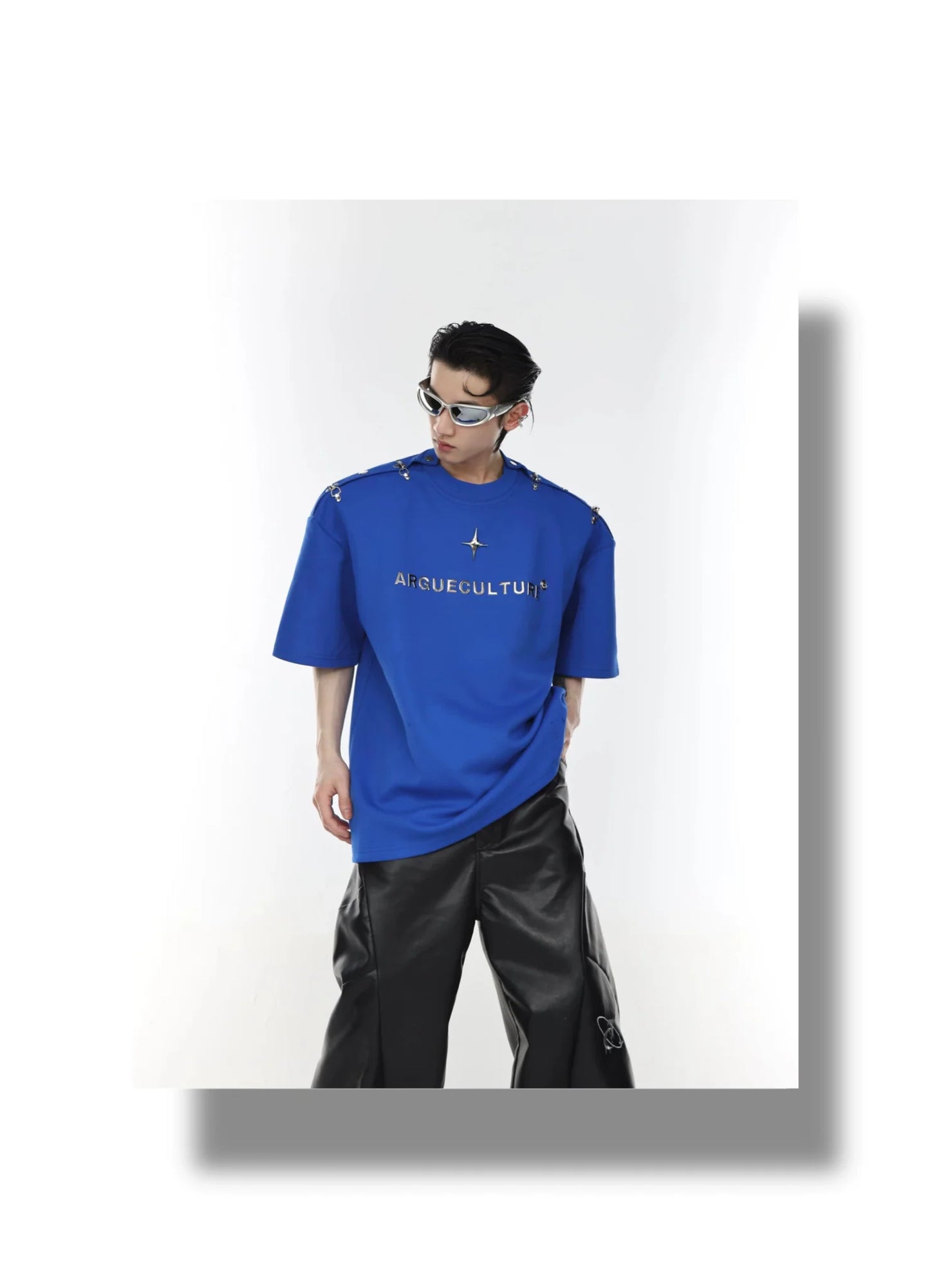 Minimalist Metal Toggle Closure Short Sleeve T-Shirt with Pads Shoulder