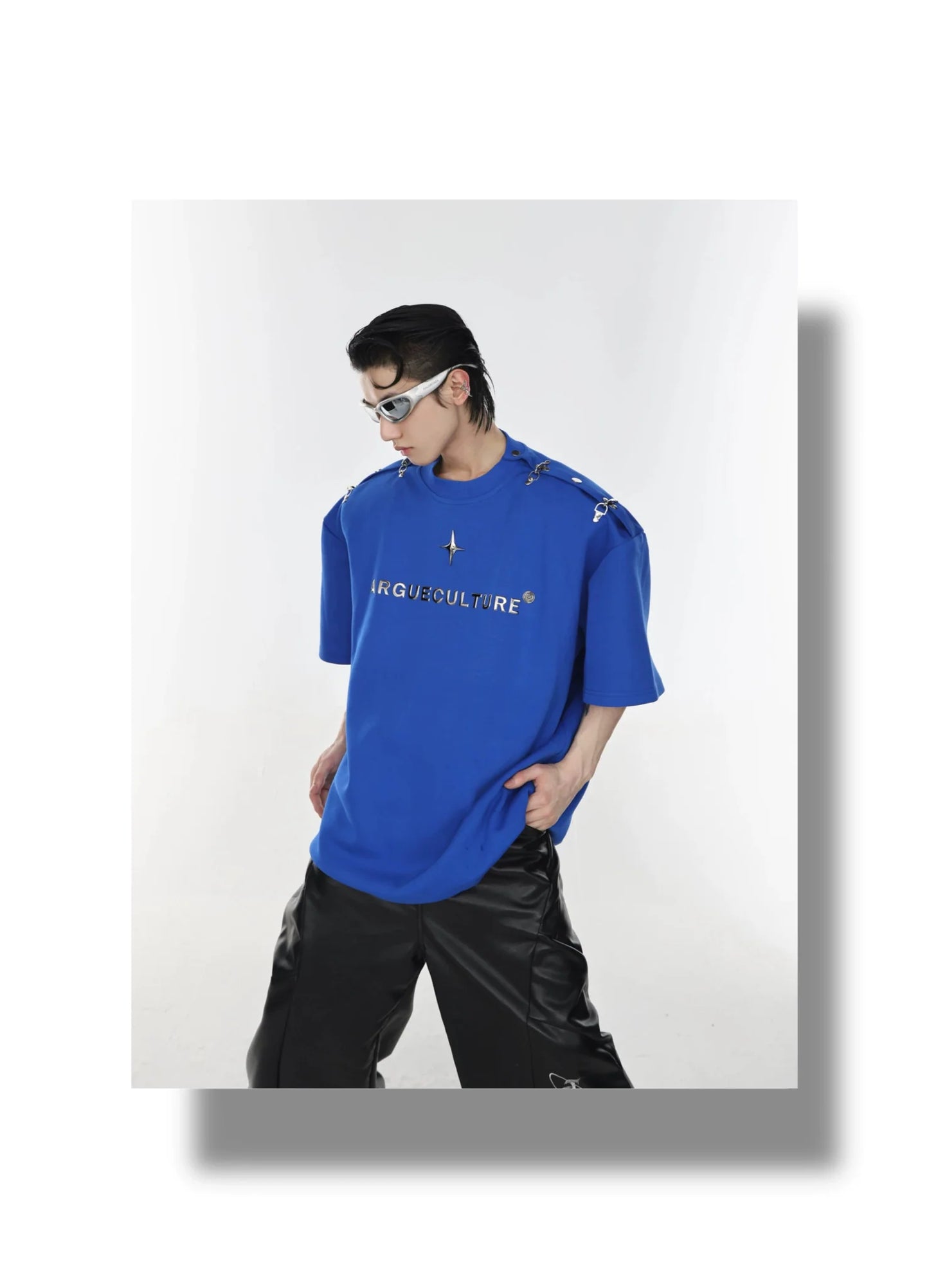 Minimalist Metal Toggle Closure Short Sleeve T-Shirt with Pads Shoulder