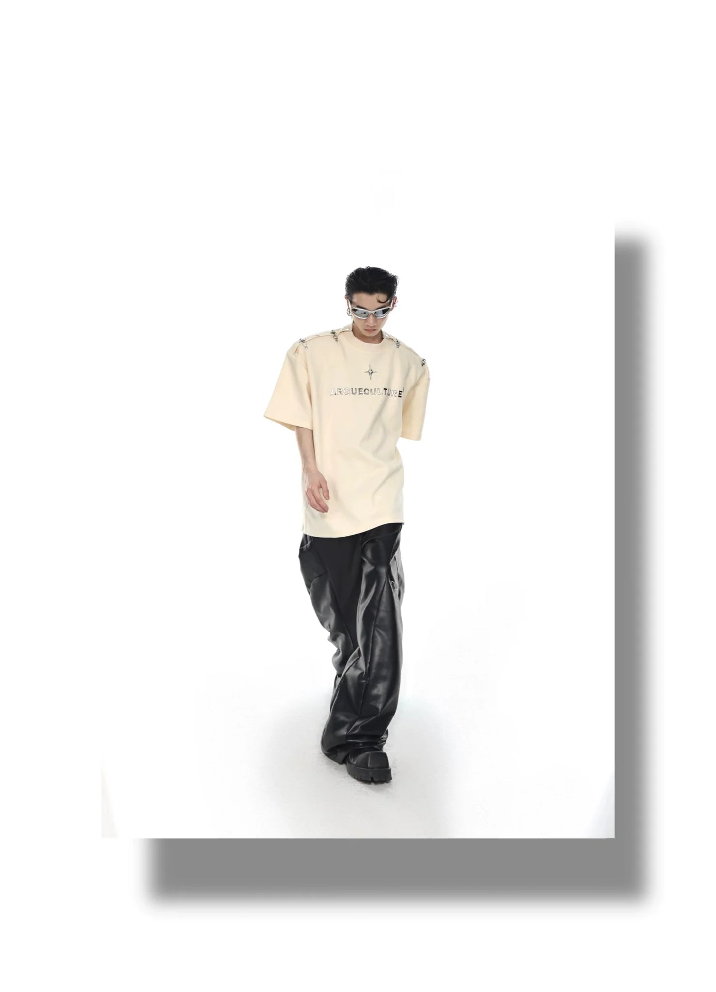 Minimalist Metal Toggle Closure Short Sleeve T-Shirt with Pads Shoulder