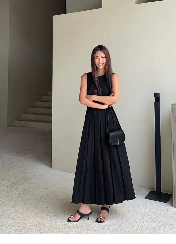 Neva Side Hollow Pleated Sleeveless Long Dress