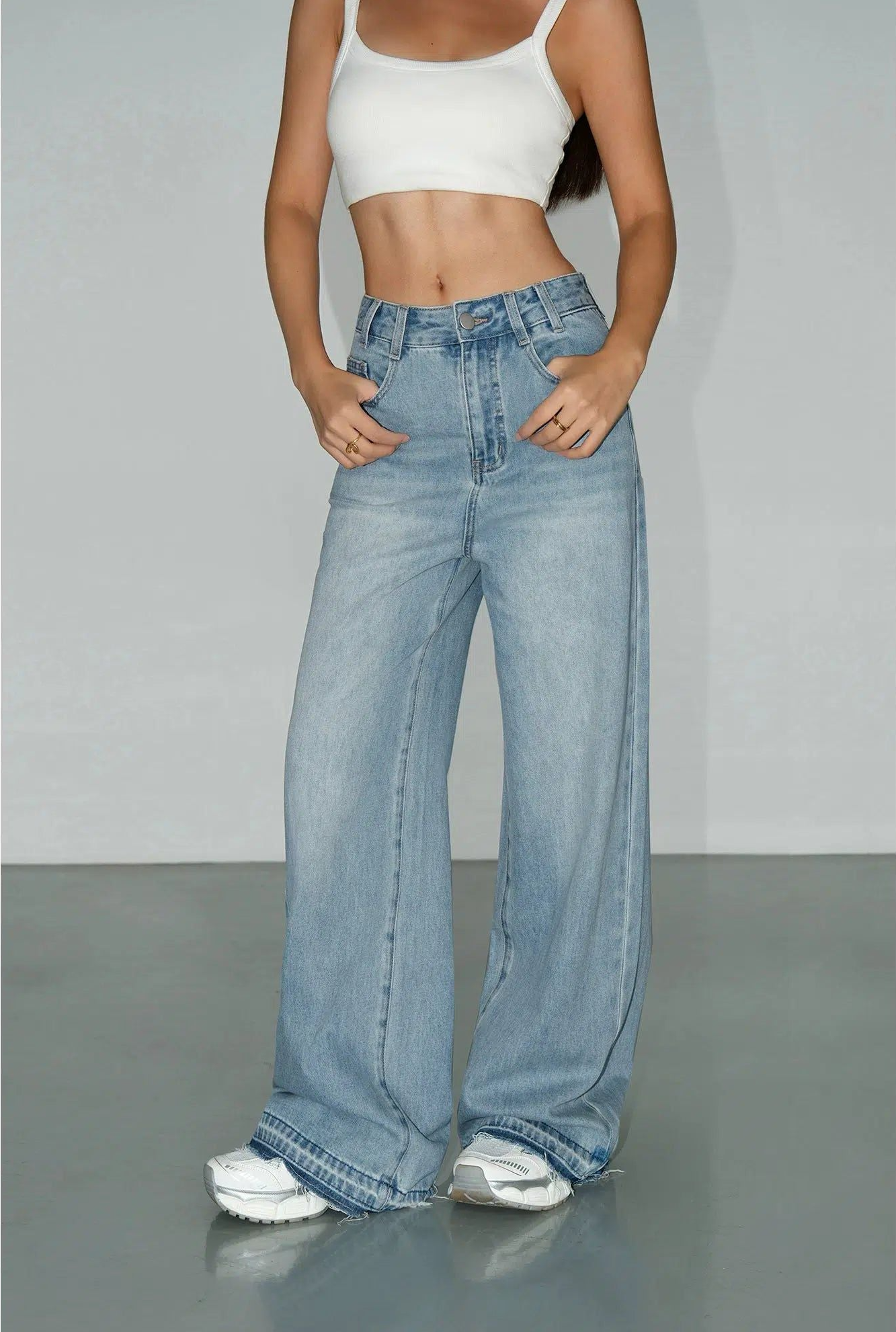 Neva Washed Raw Edge High Waisted Jeans