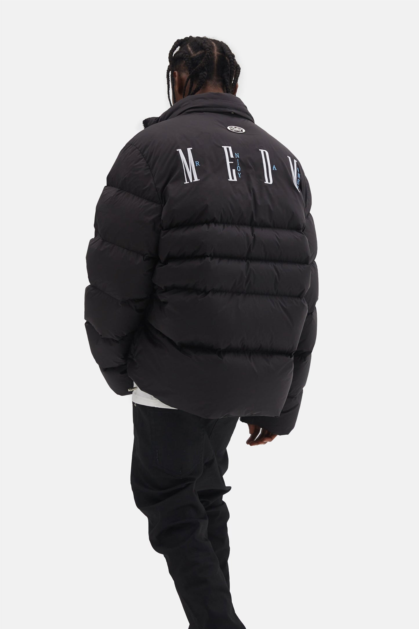 MEDM 자수 로고 푸퍼 재킷