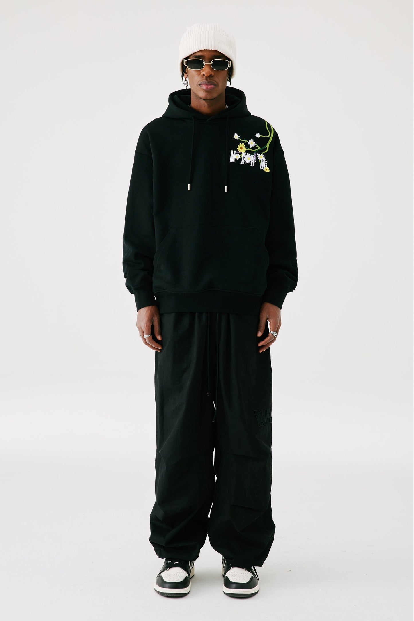 MEDM 자수 꽃무늬 후디