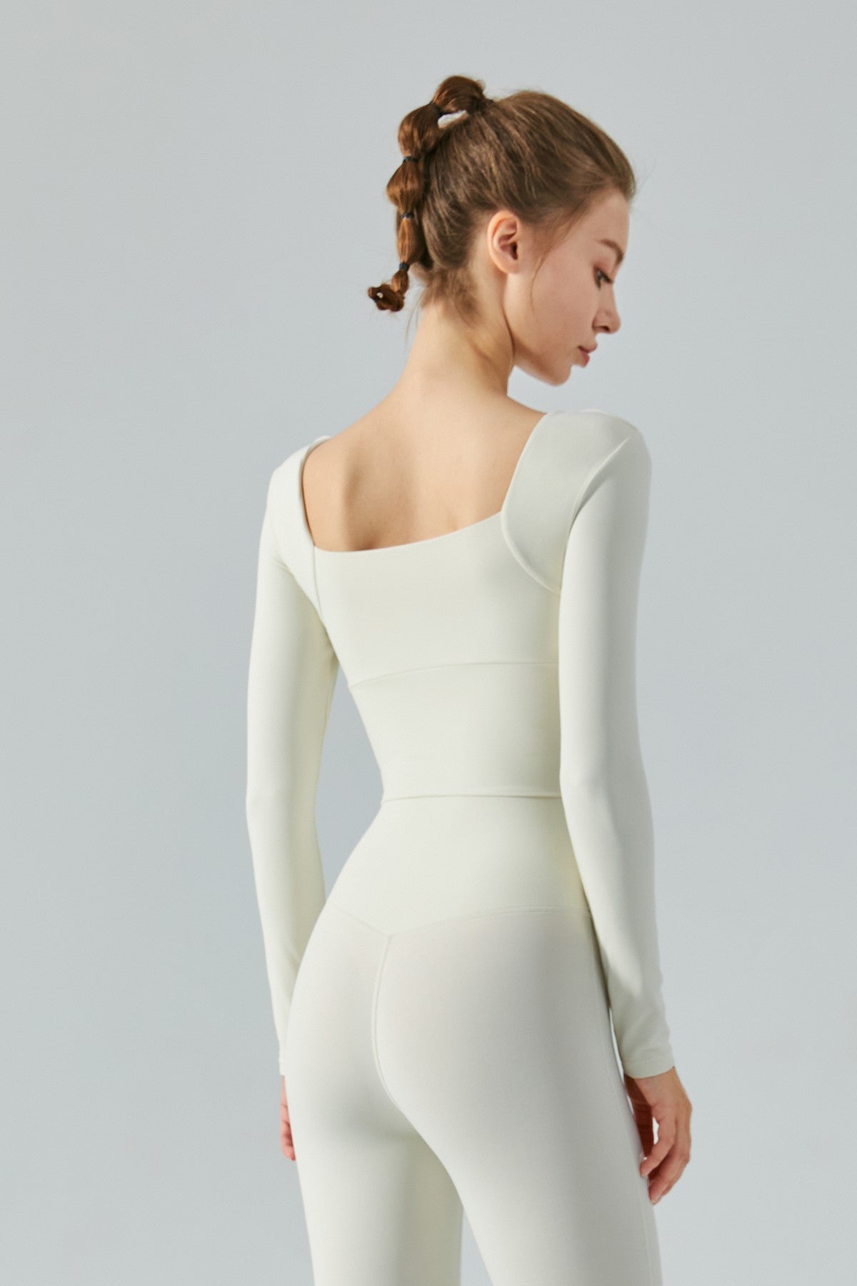 긴소매 오픈백 크롭 셔츠