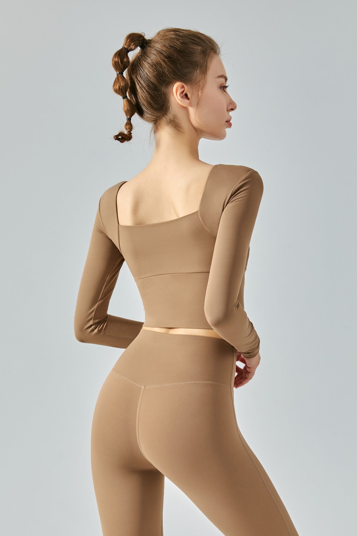 긴소매 오픈백 크롭 셔츠