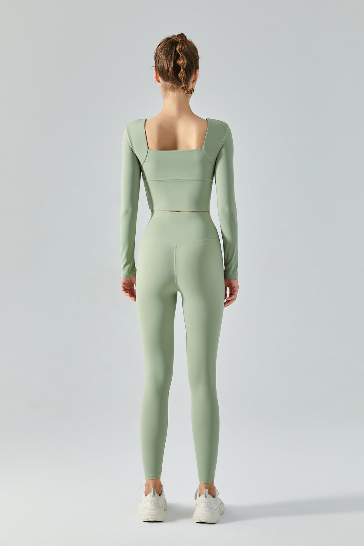 긴소매 오픈백 크롭 셔츠