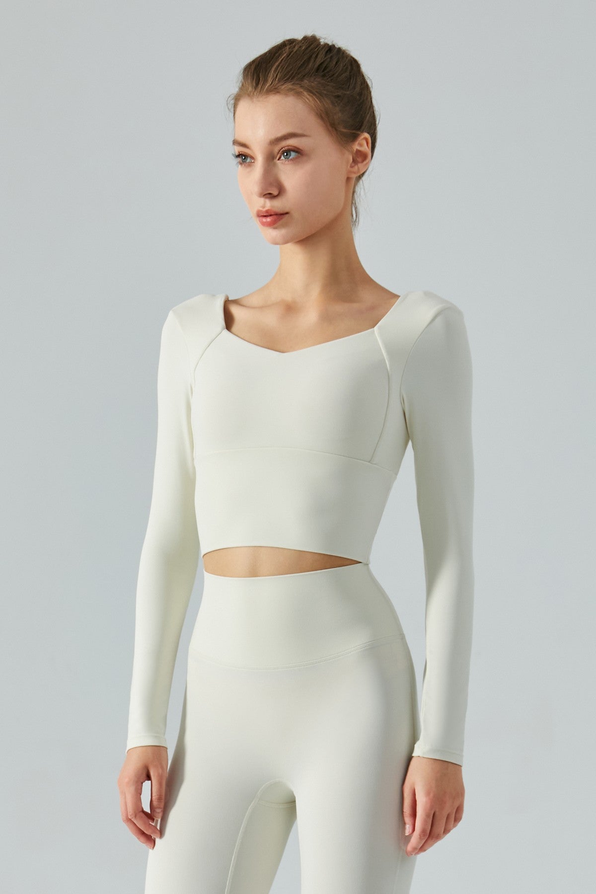 긴소매 오픈백 크롭 셔츠