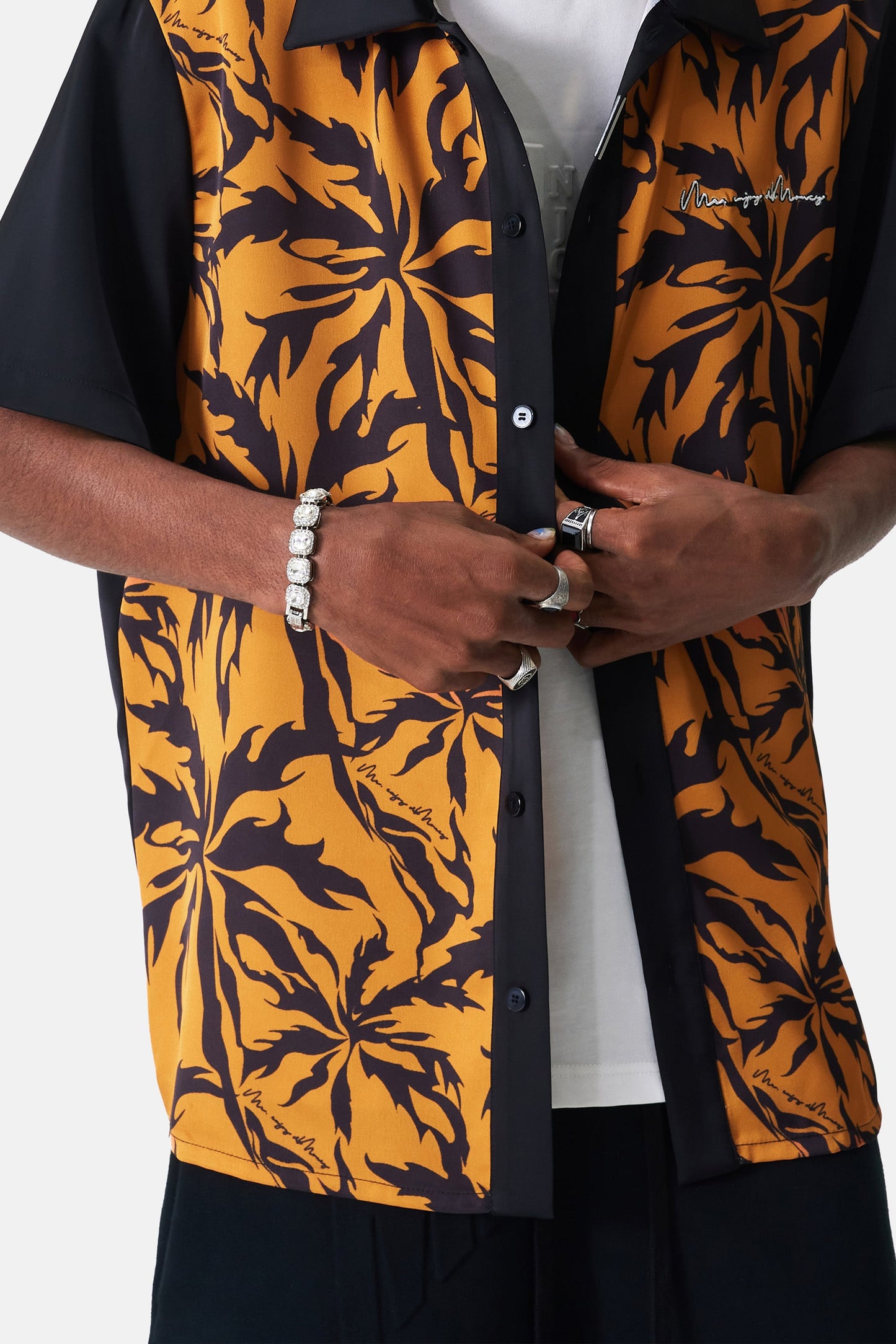 MEDM 트리 패턴 셔츠