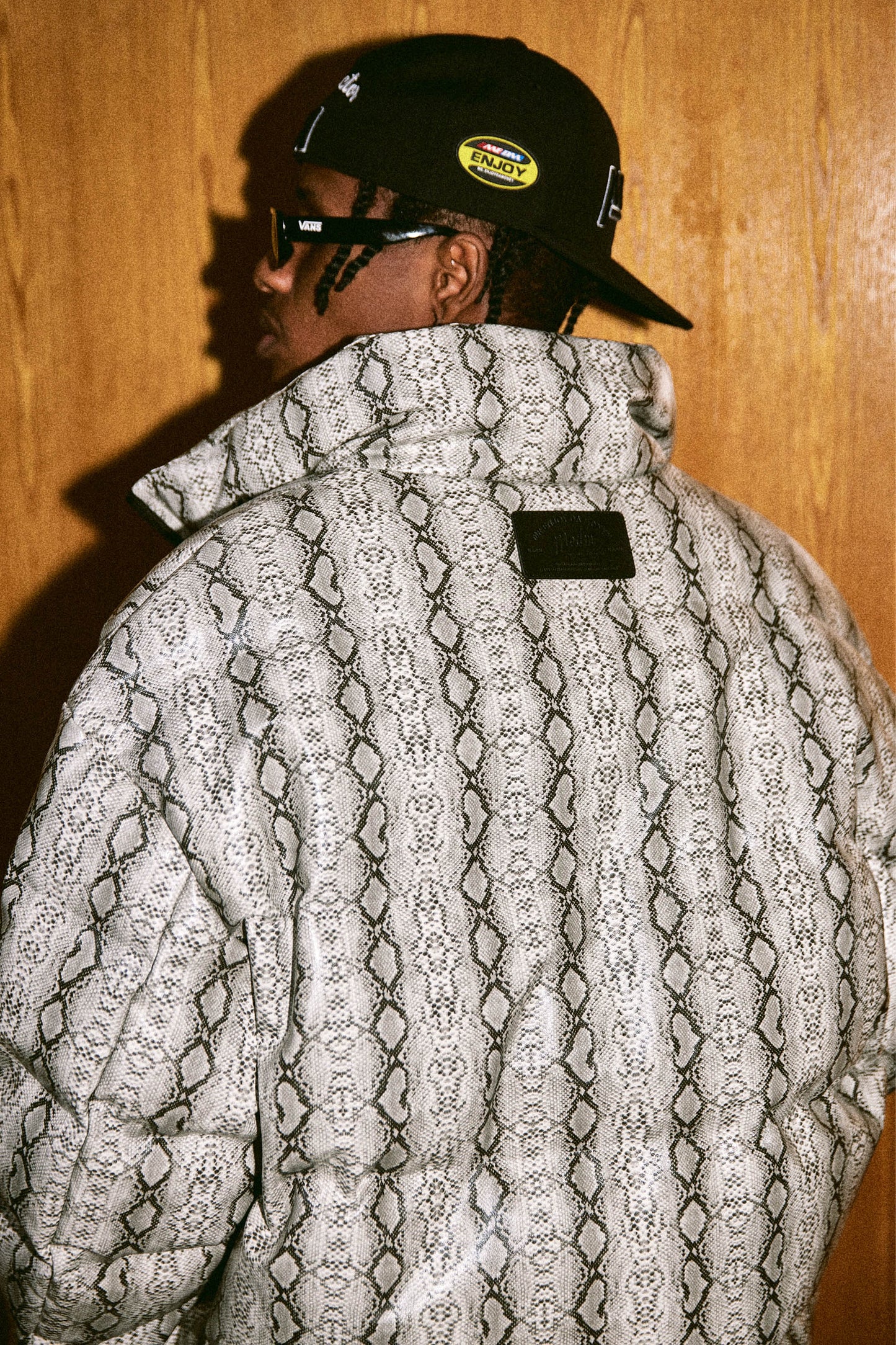 MEDM 스네이크 패턴 다운 재킷